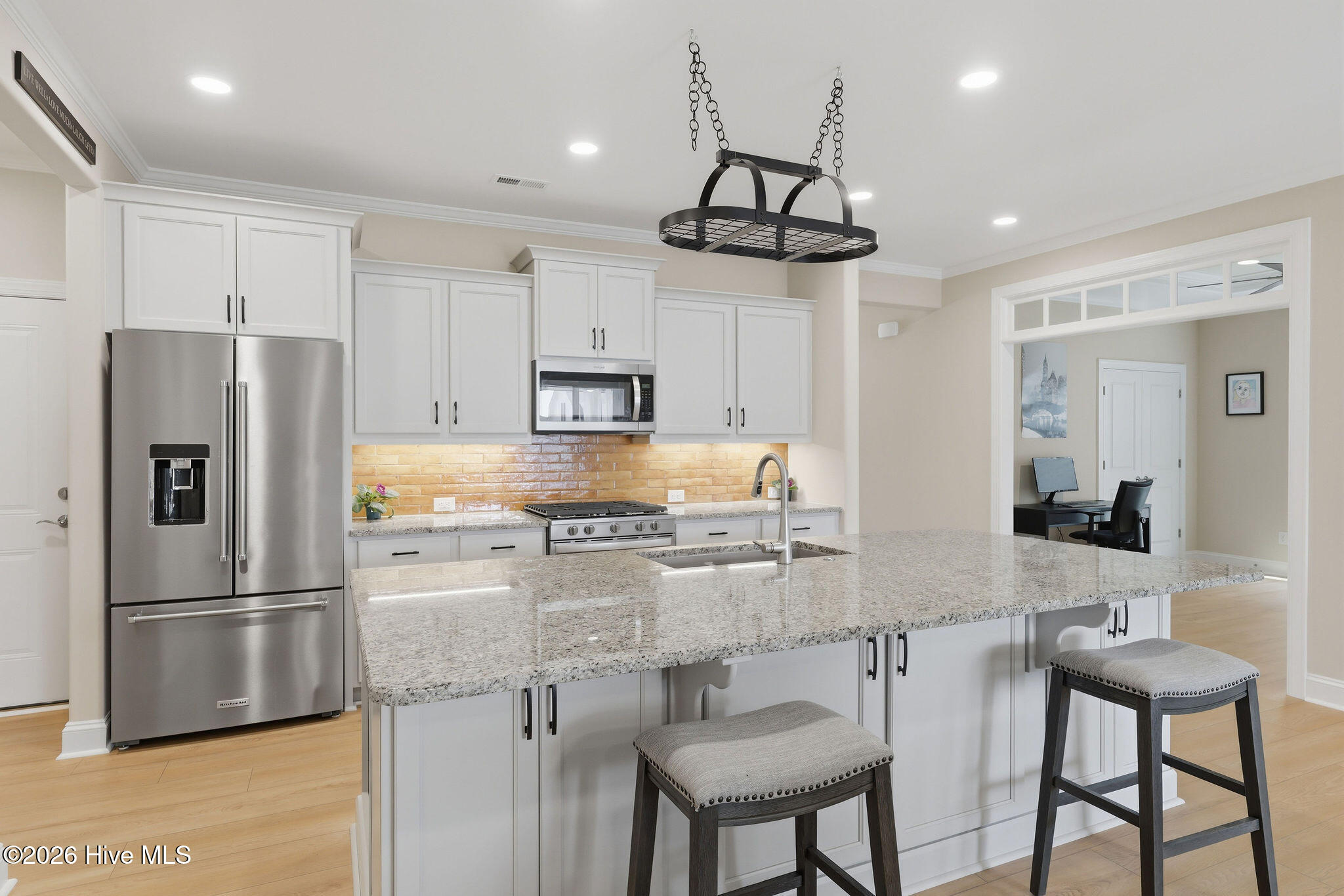 100568538 | Photo 10