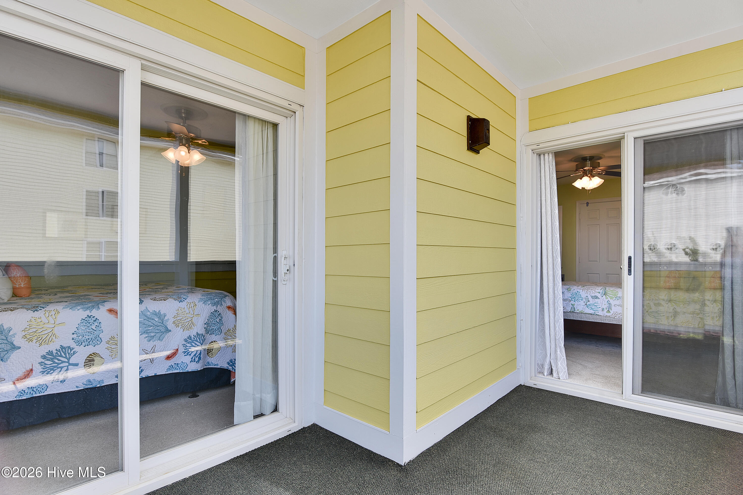 100555375 | Photo 38