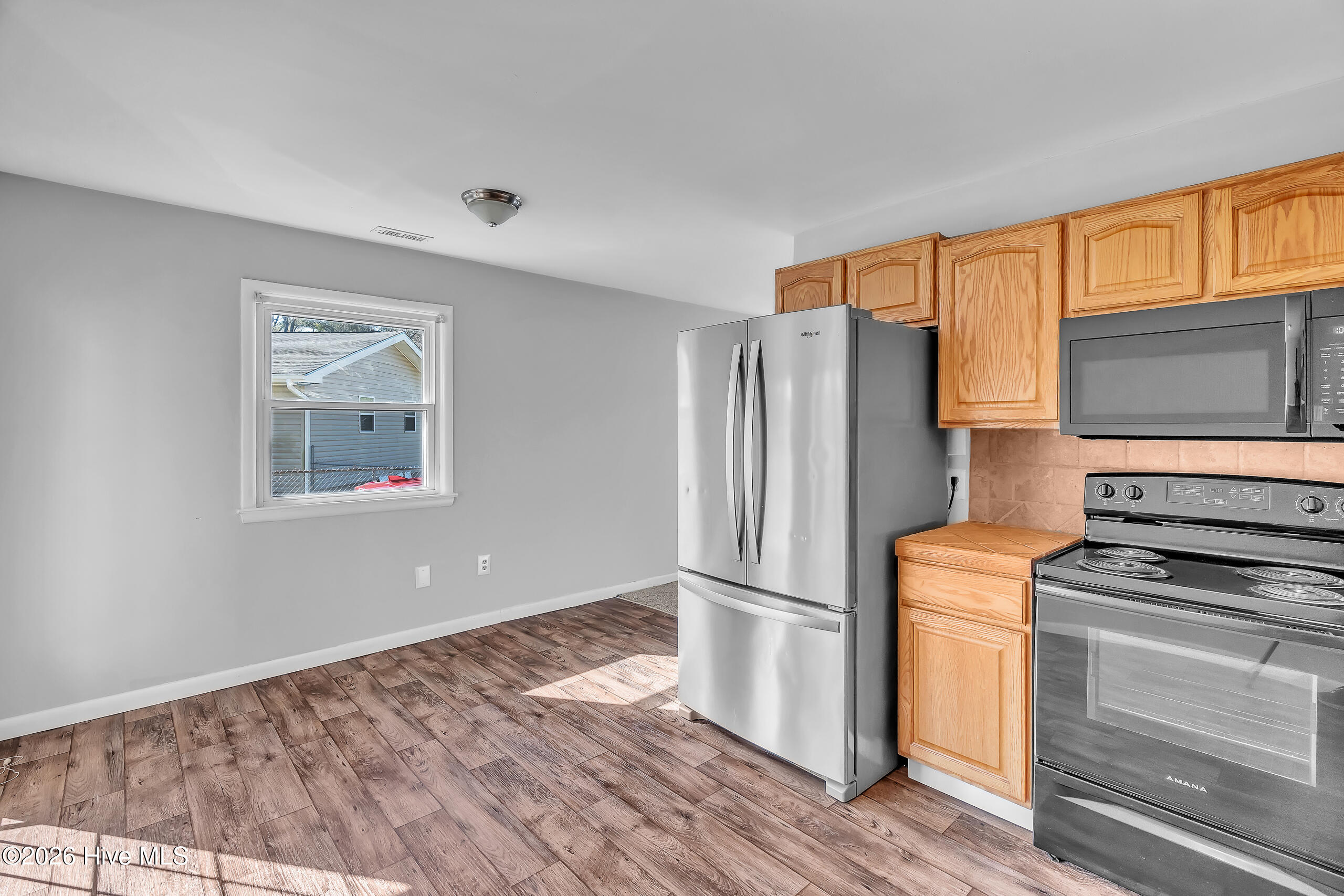 100561824 | Photo 12