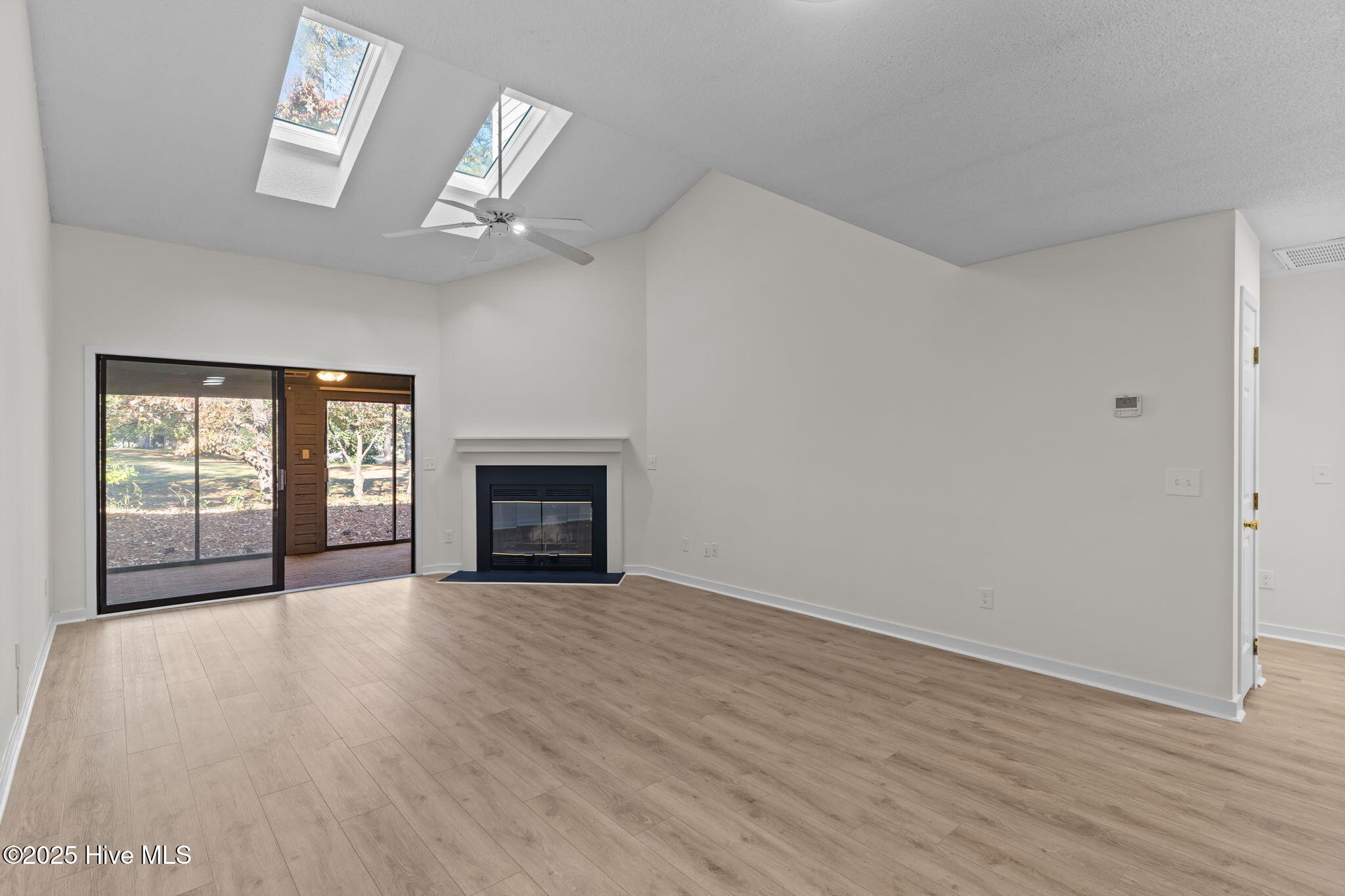 100537867 | Photo 10