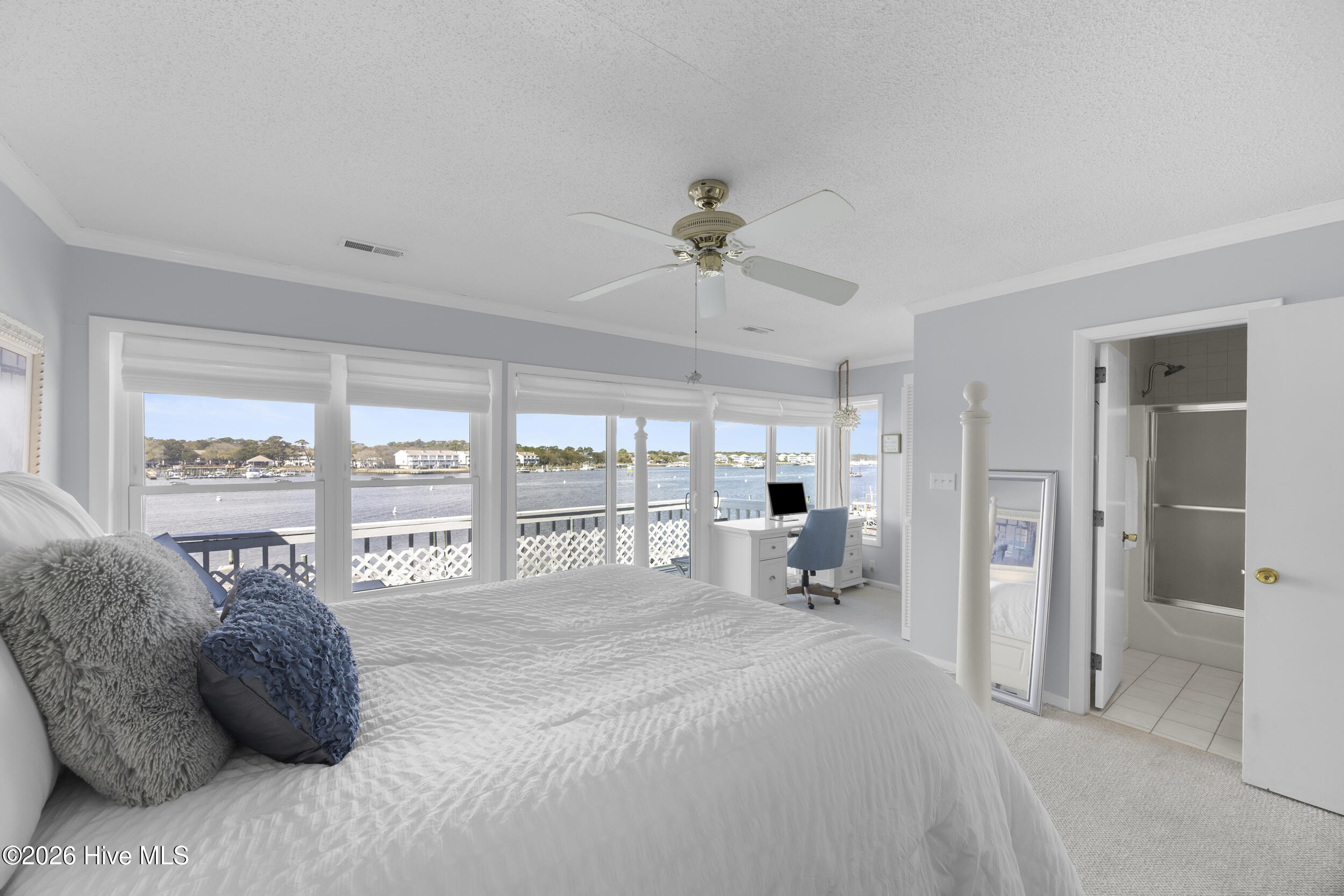 100559474 | Photo 51