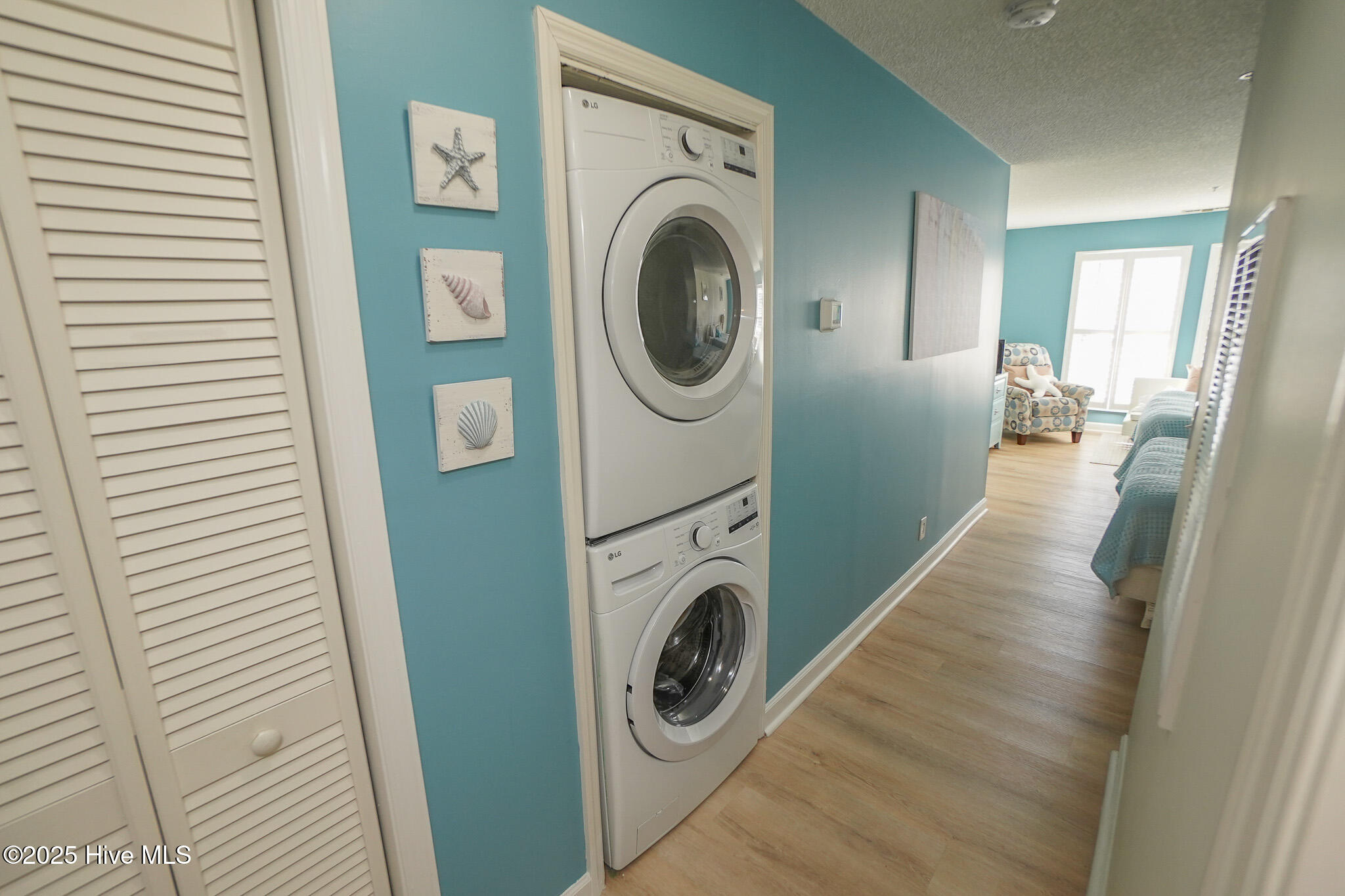 100535183 | Photo 12