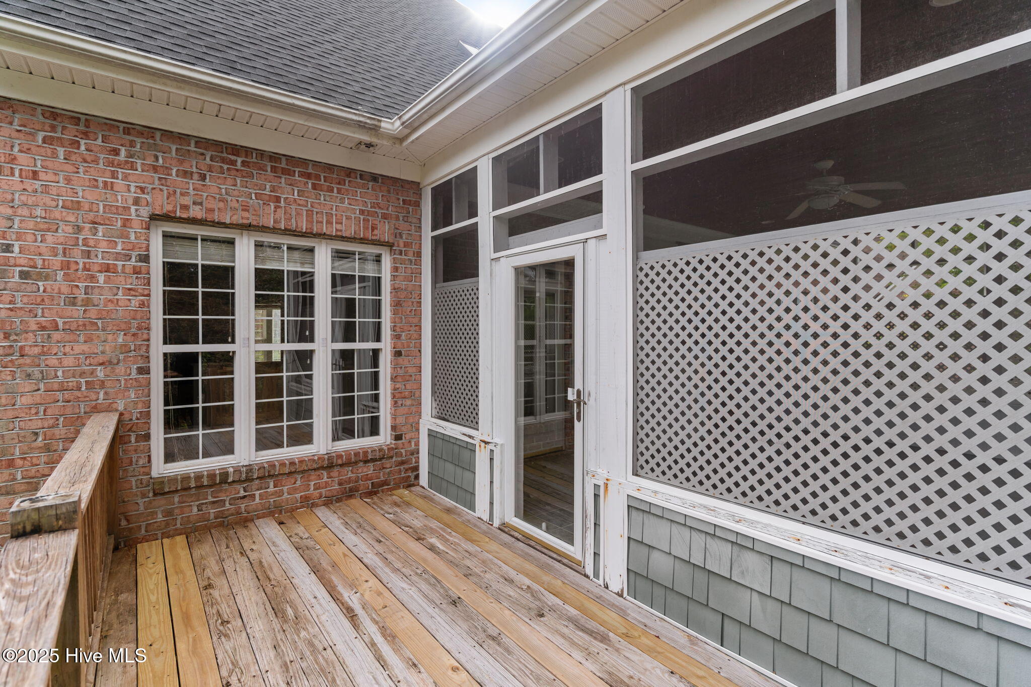 100538095 | Photo 56