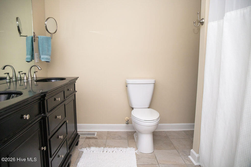 100557478 | Photo 35