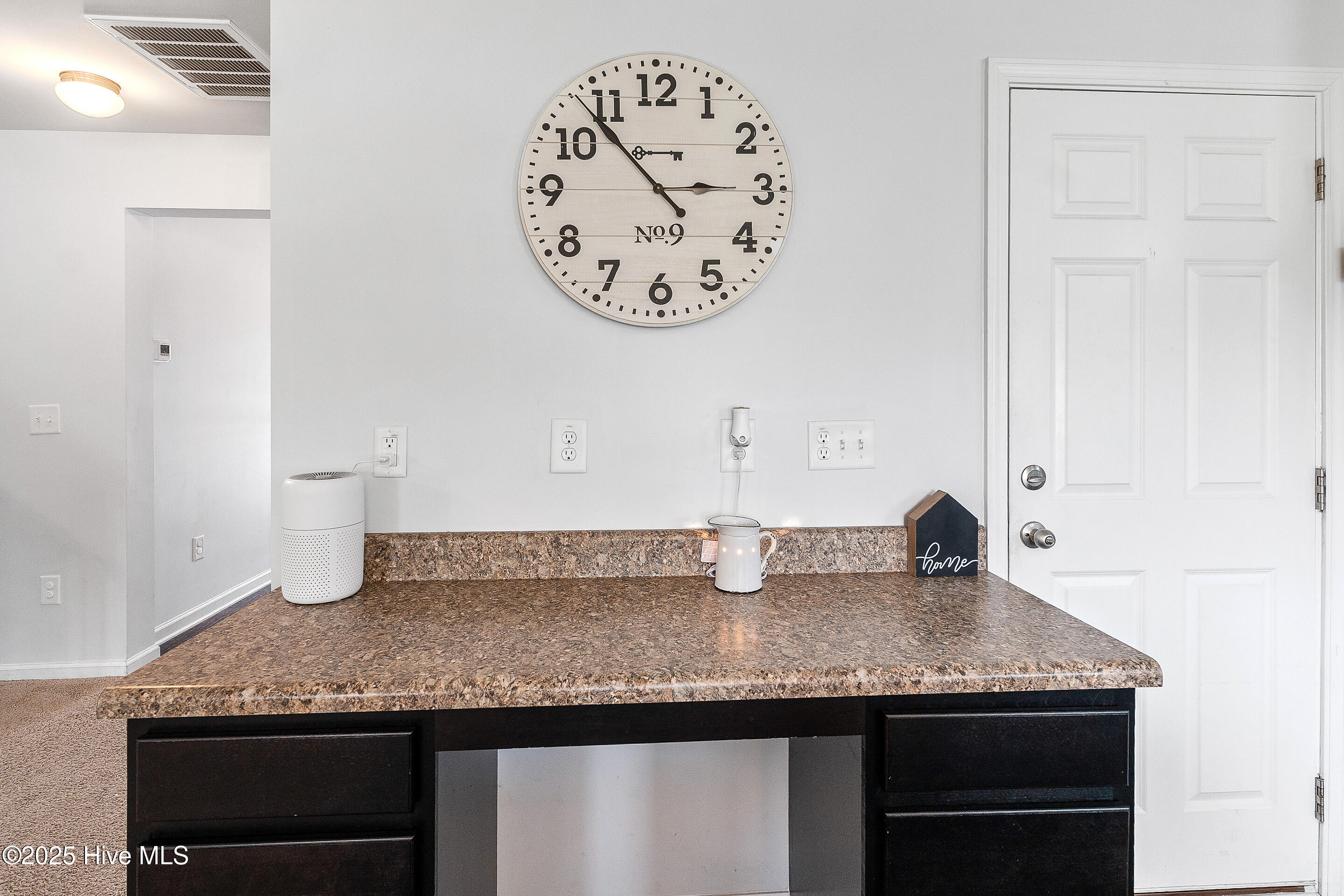 100510114 | Photo 10