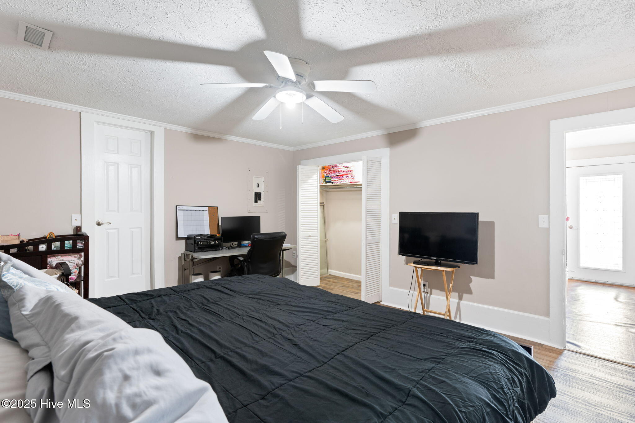 100527355 | Photo 30