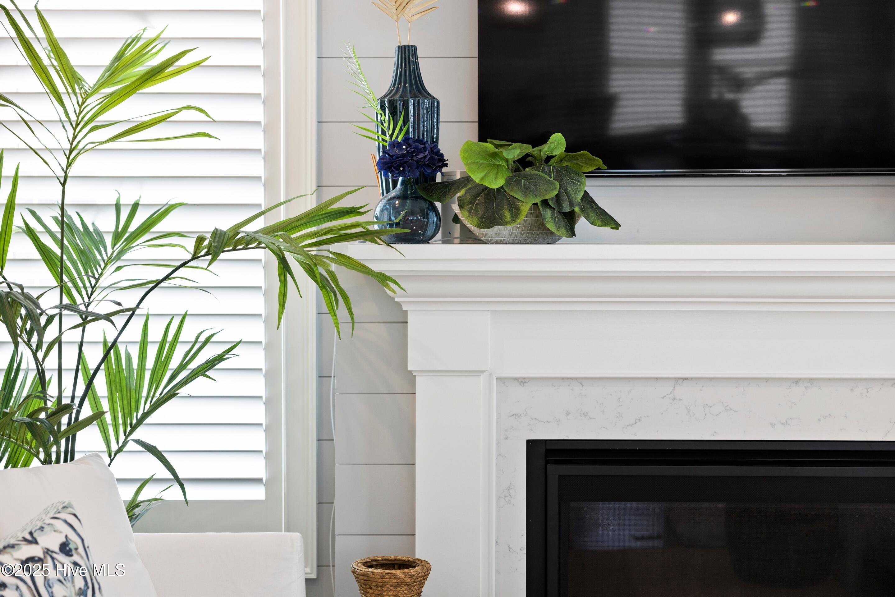 100532410 | Photo 12