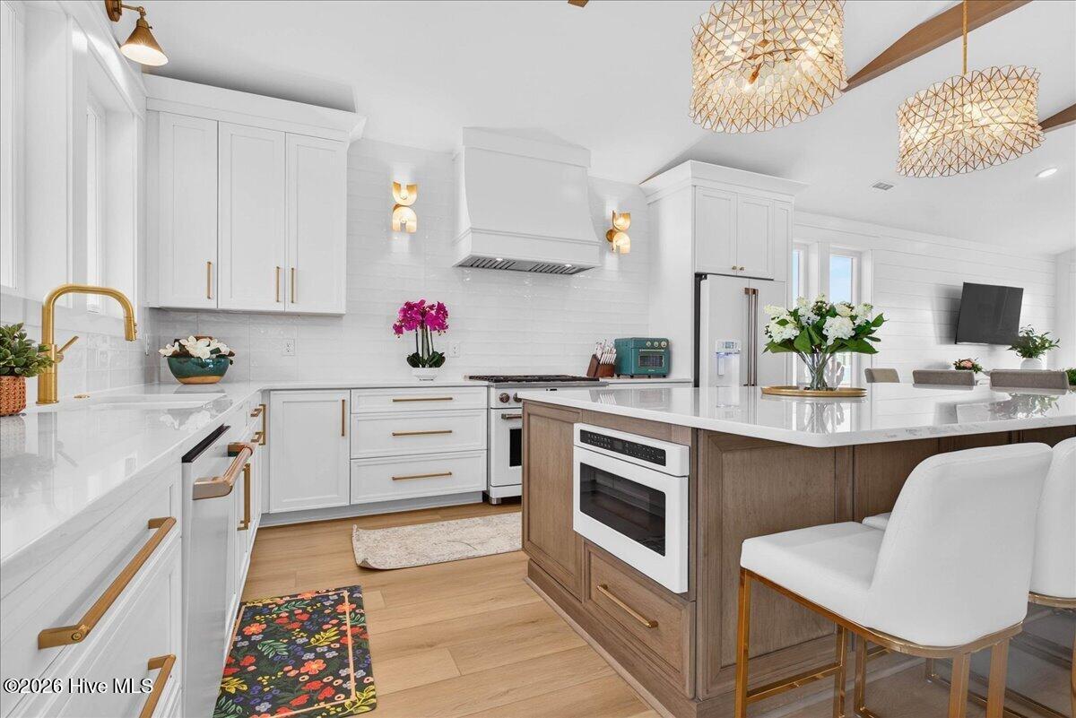 100543299 | Photo 40