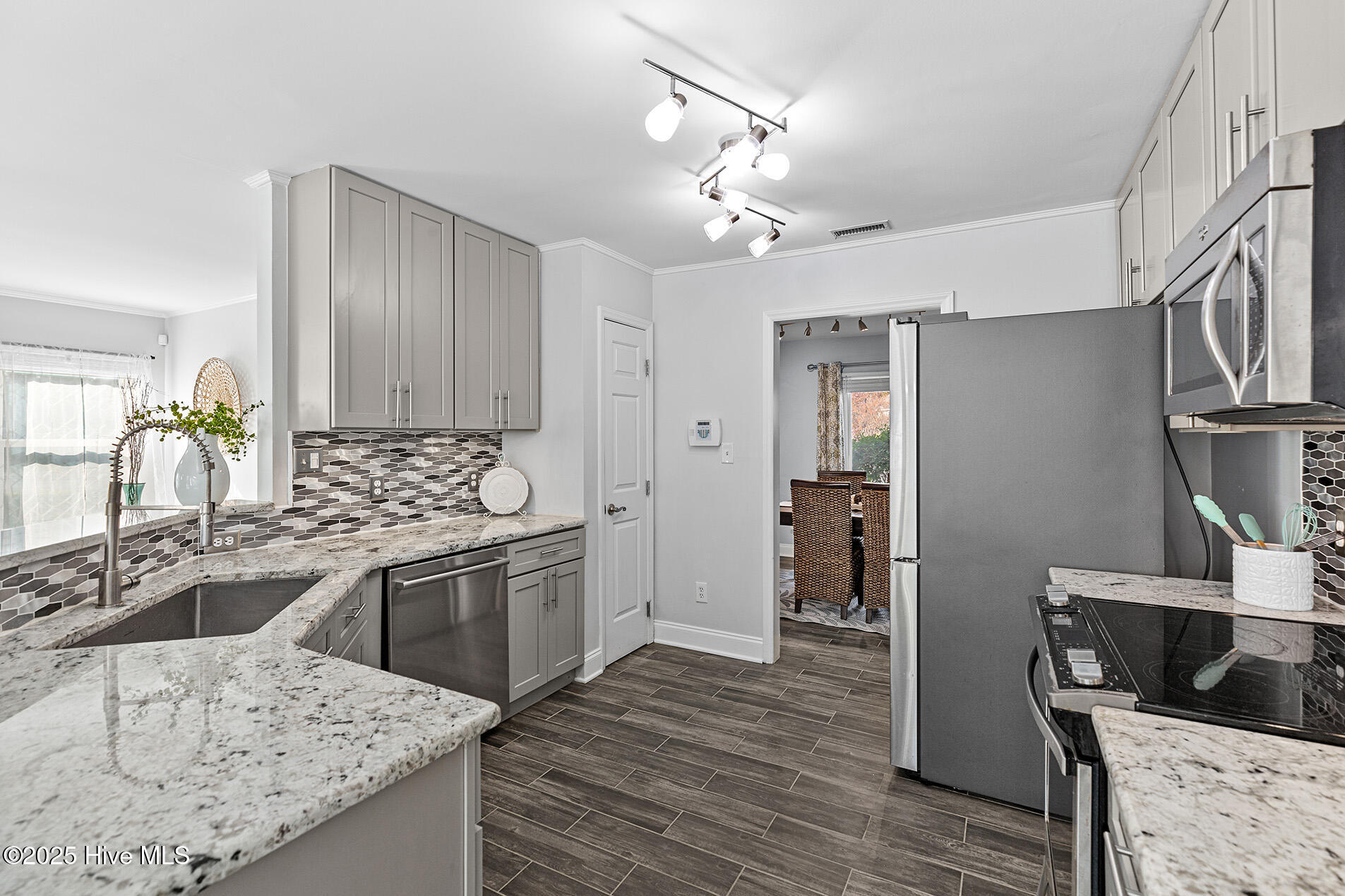6701 Kestral Drive, Wilmington, NC 28409 – photo 13: Kestral6701-5ktCarolineL33A1727-CR2