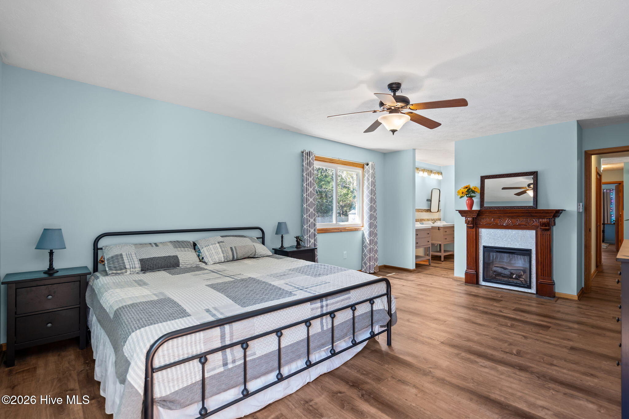 100569191 | Photo 22