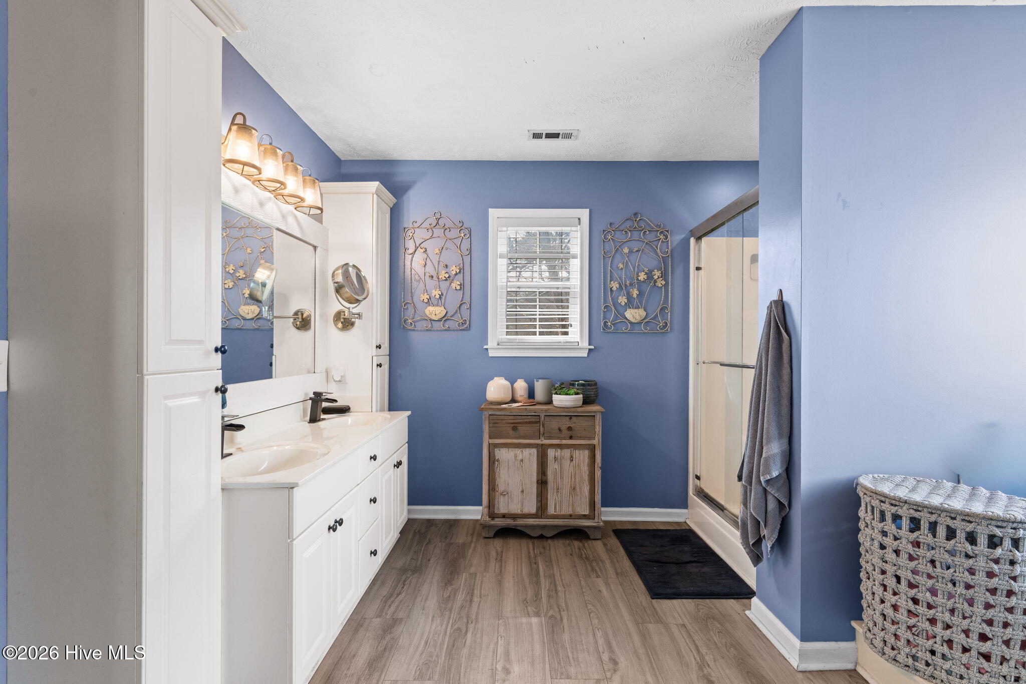 100556346 | Photo 21