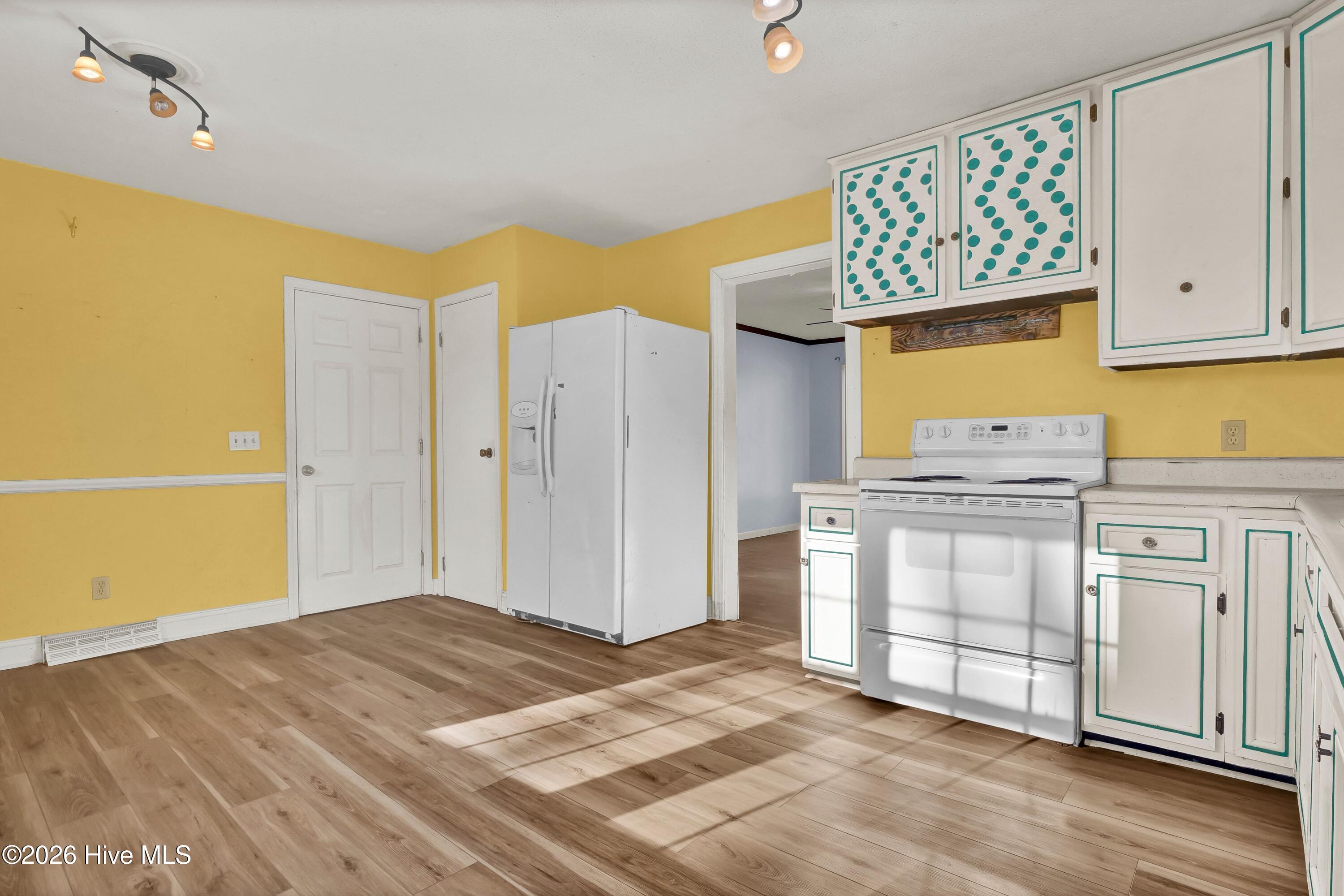 100552717 | Photo 14