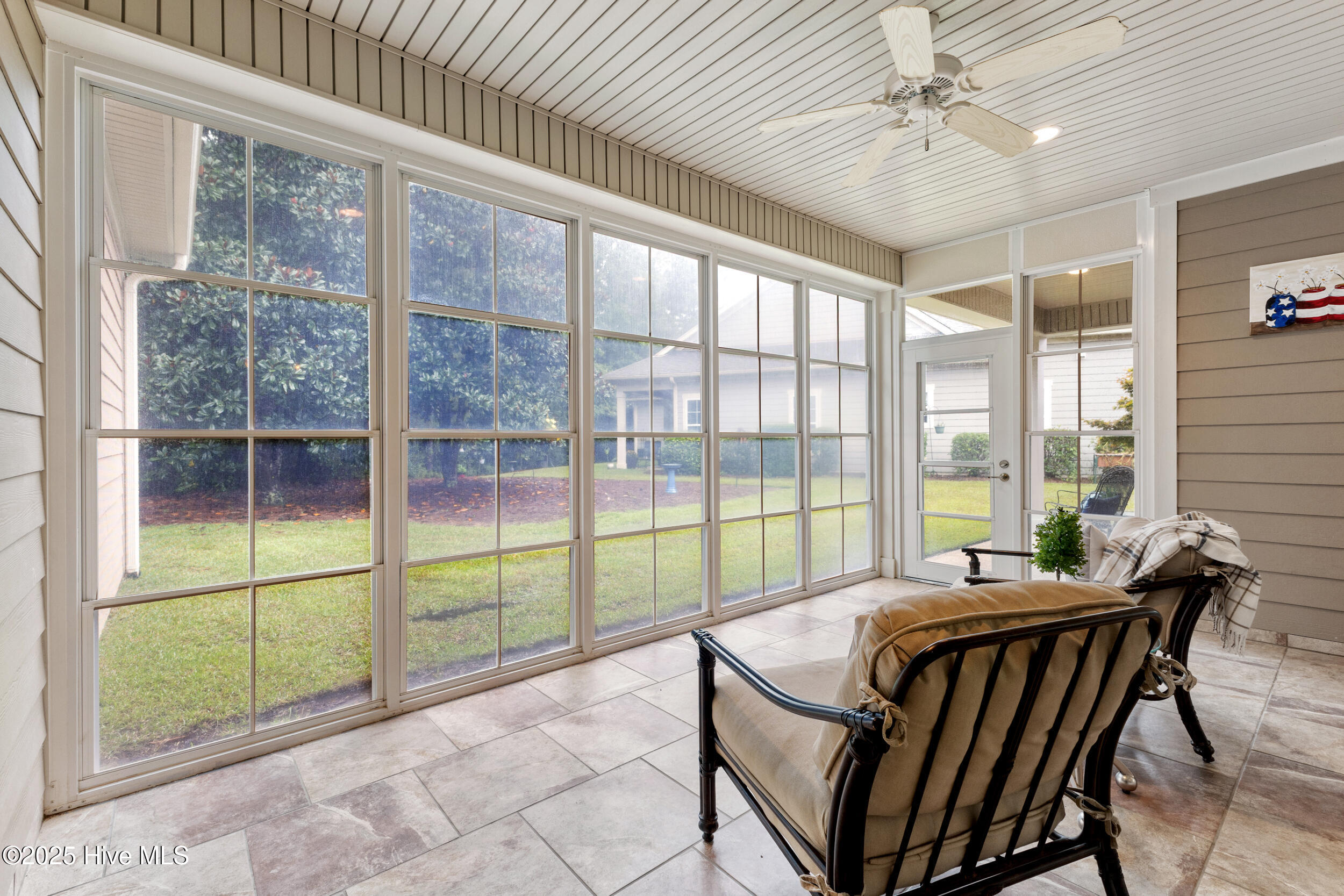 100506544 | Photo 40