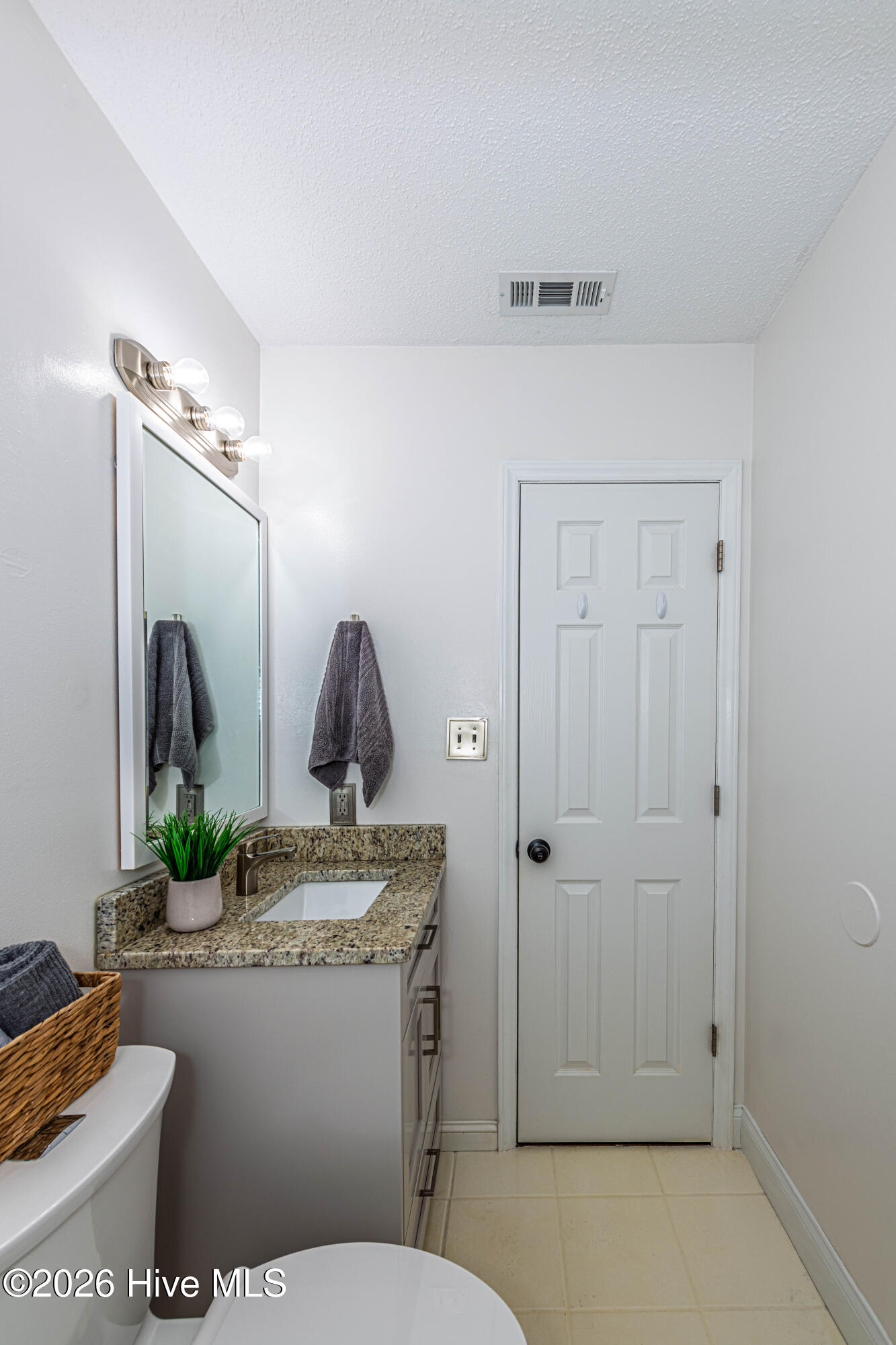 100564633 | Photo 58