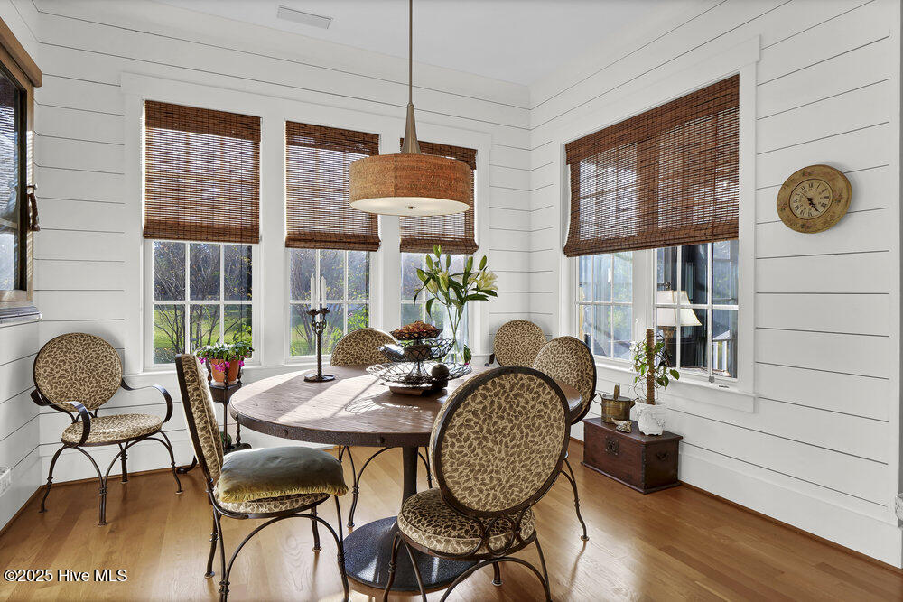 100536027 | Photo 14