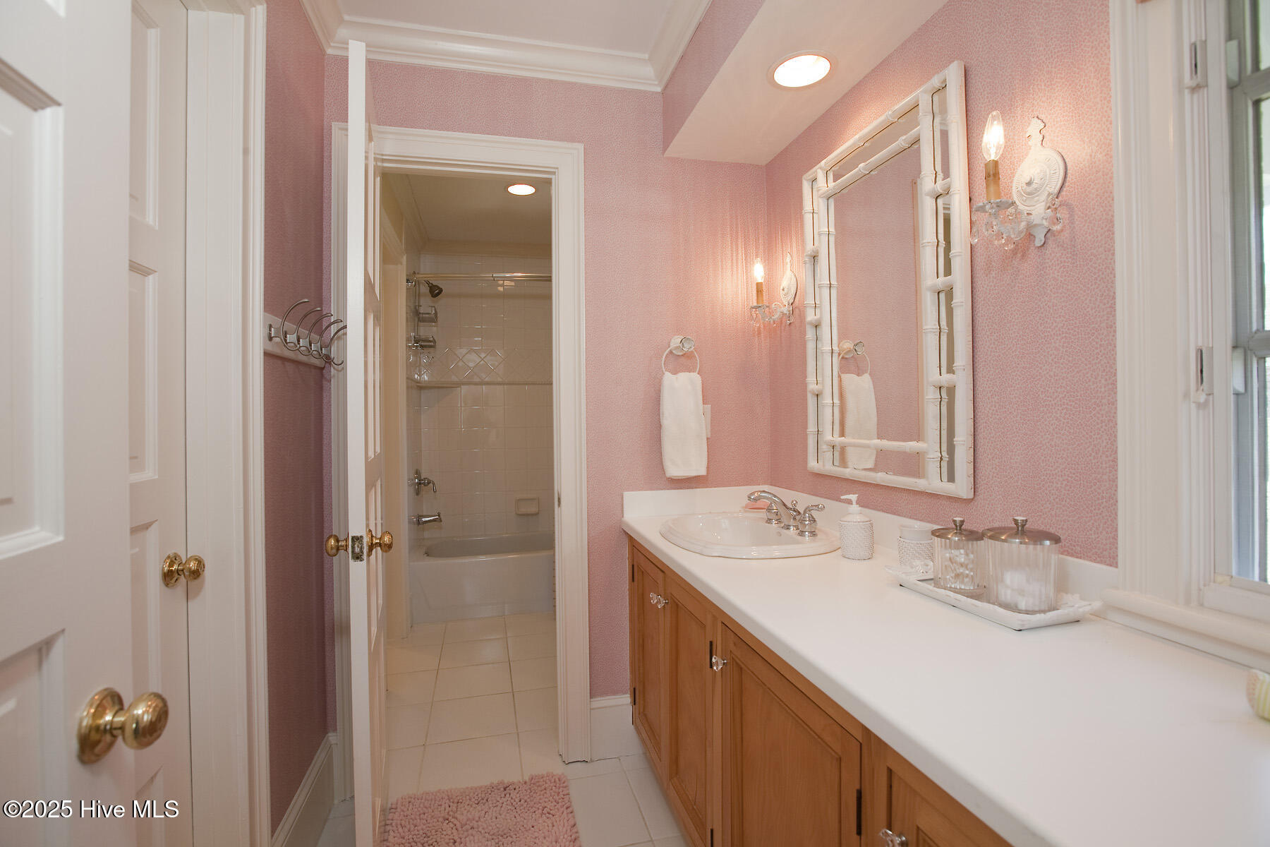 100560338 | Photo 78