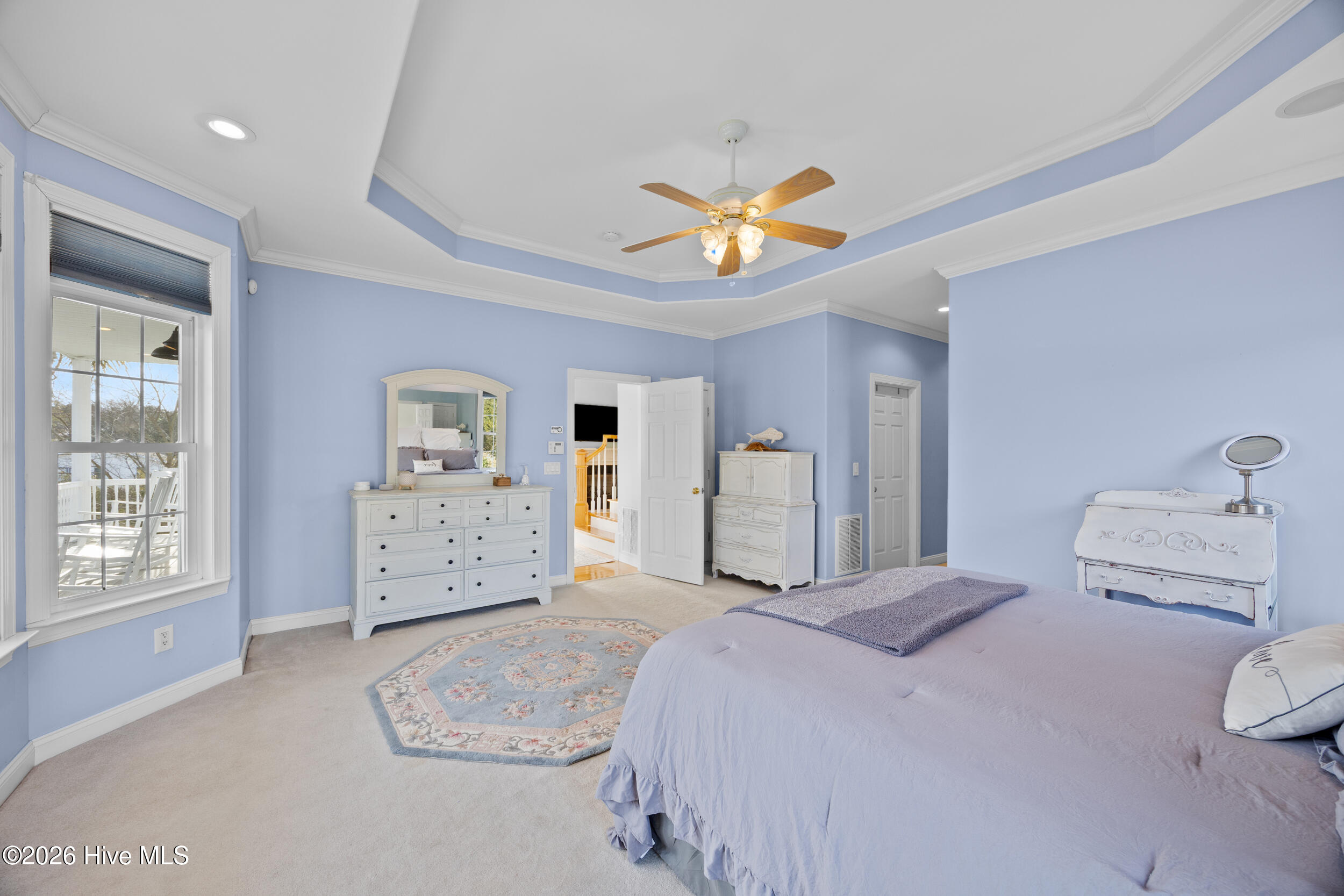 100548931 | Photo 23