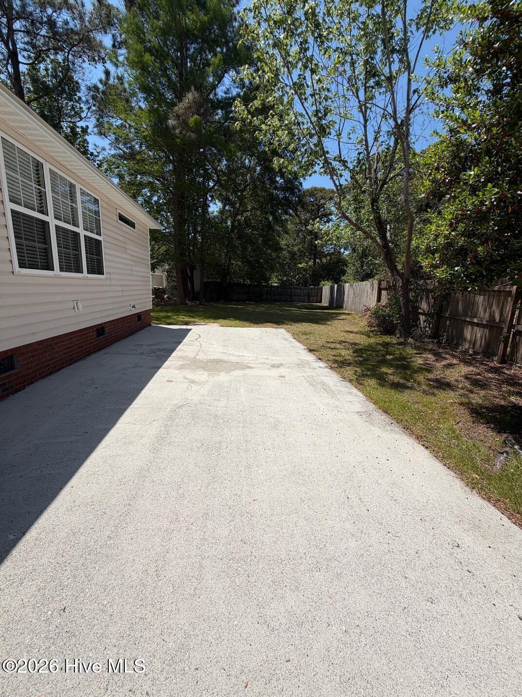 100568177 | Photo 10