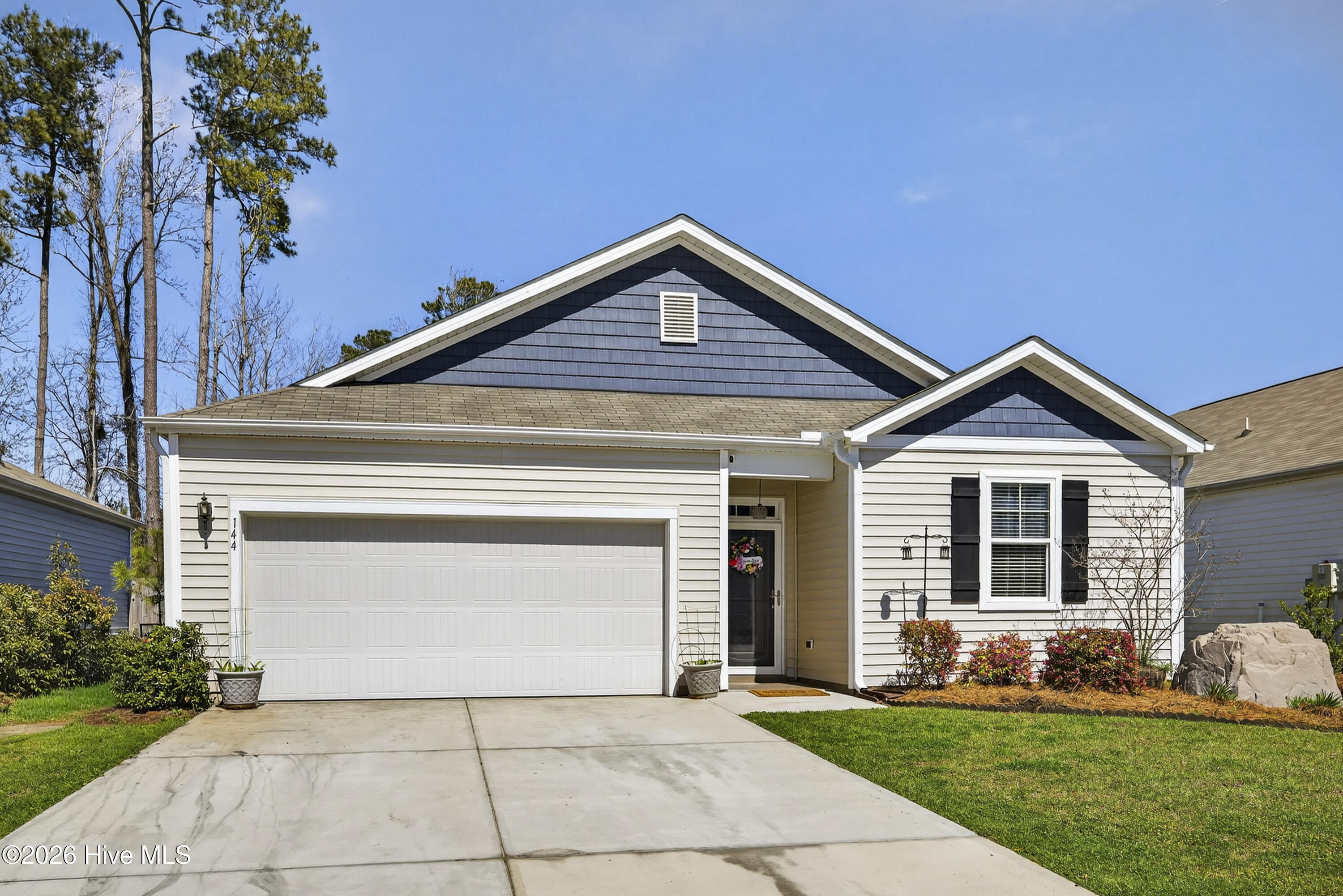 100560970 | Photo 43