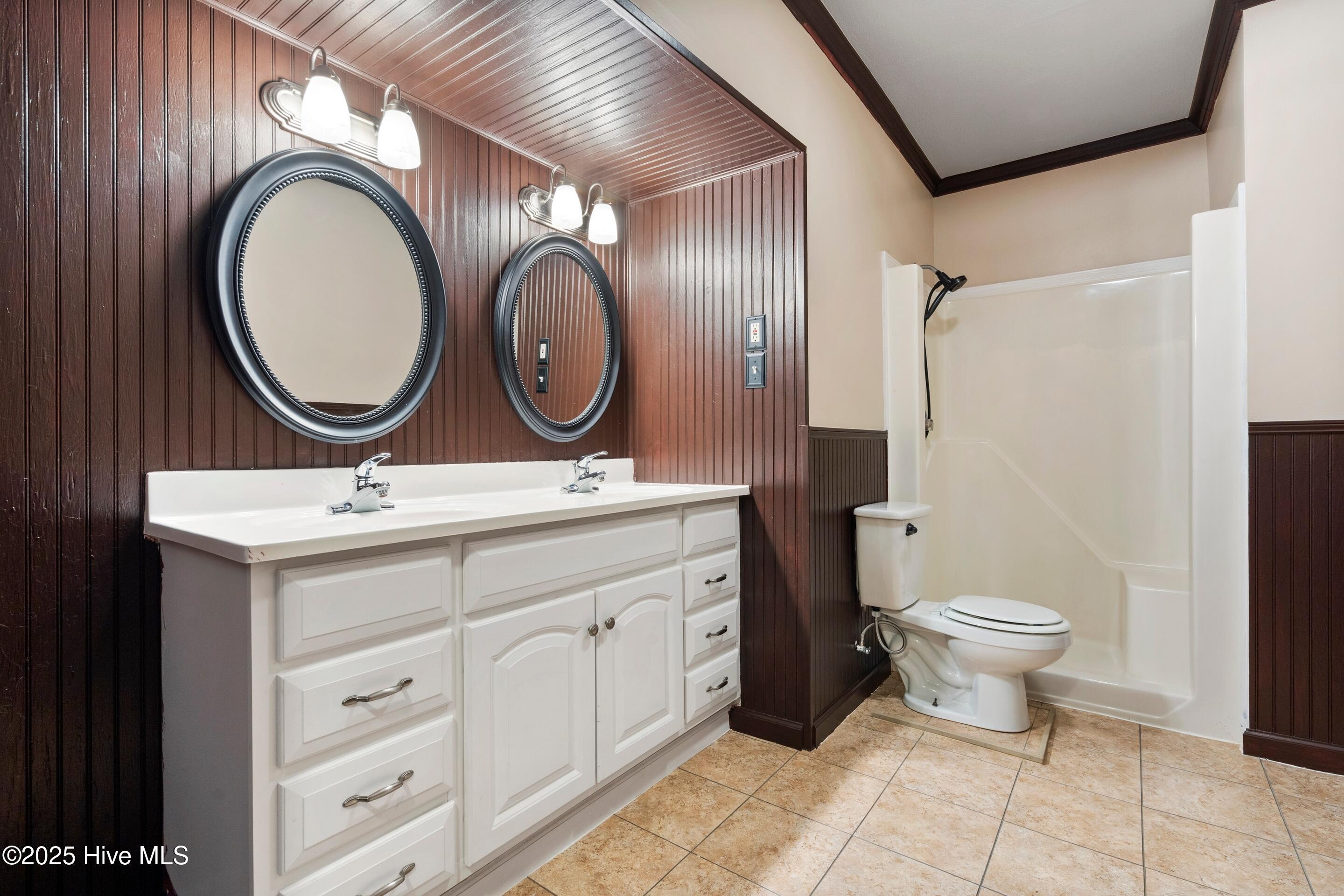 100546028 | Photo 30