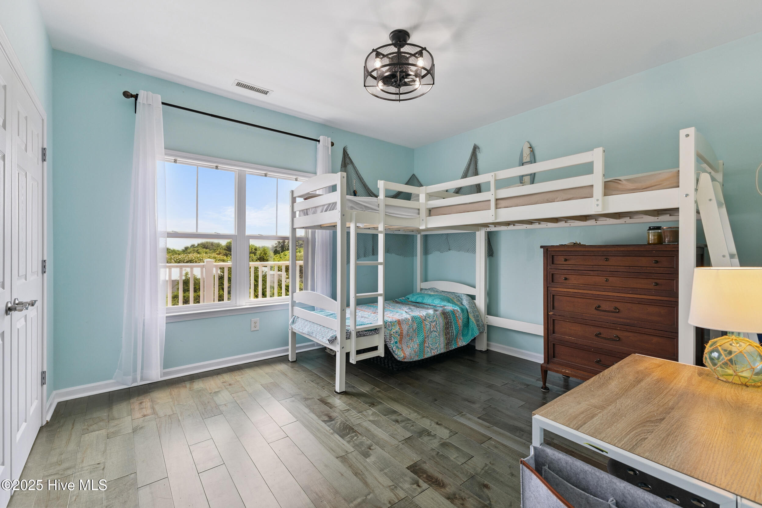 100531236 | Photo 13