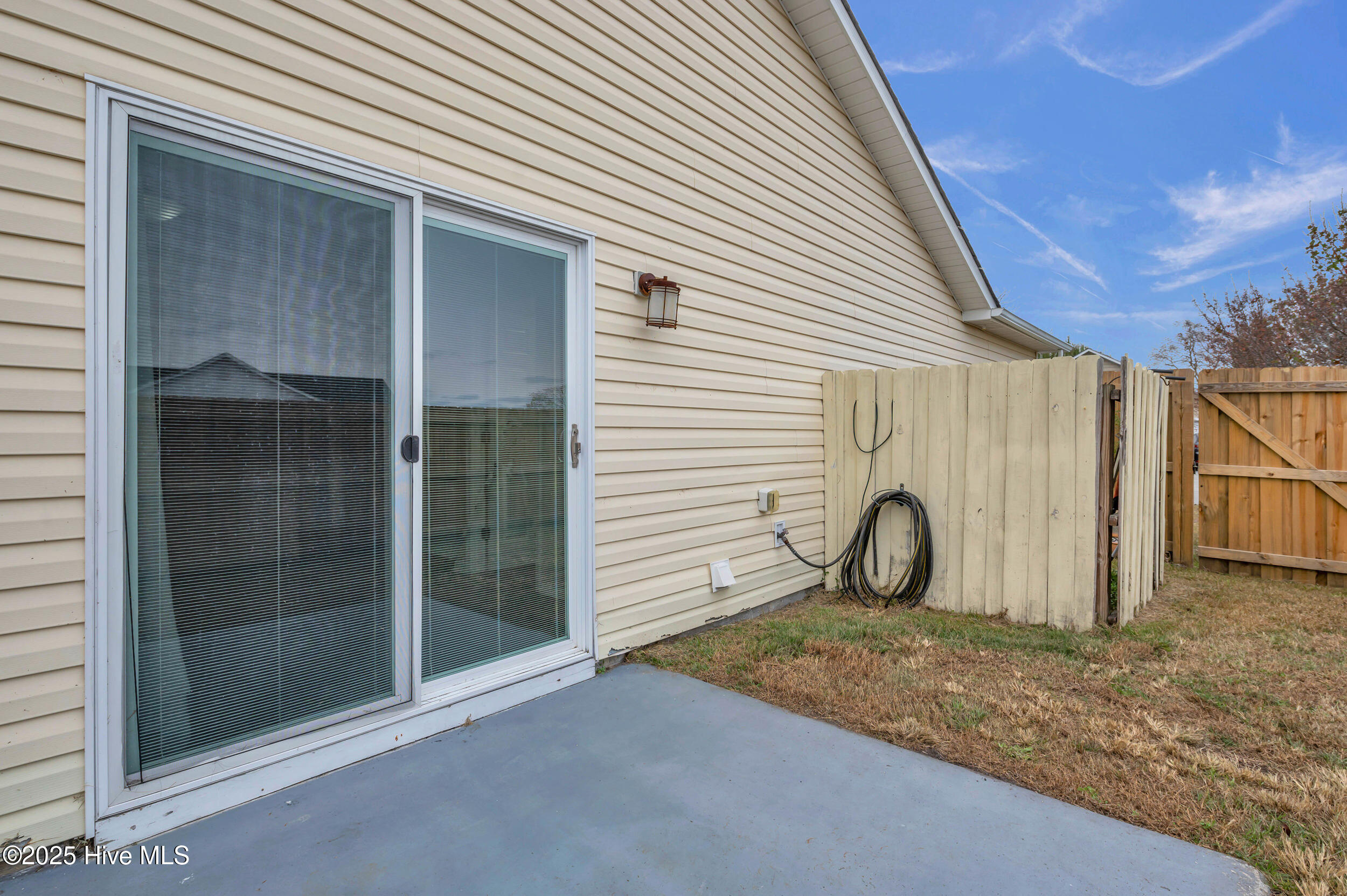 100543780 | Photo 24