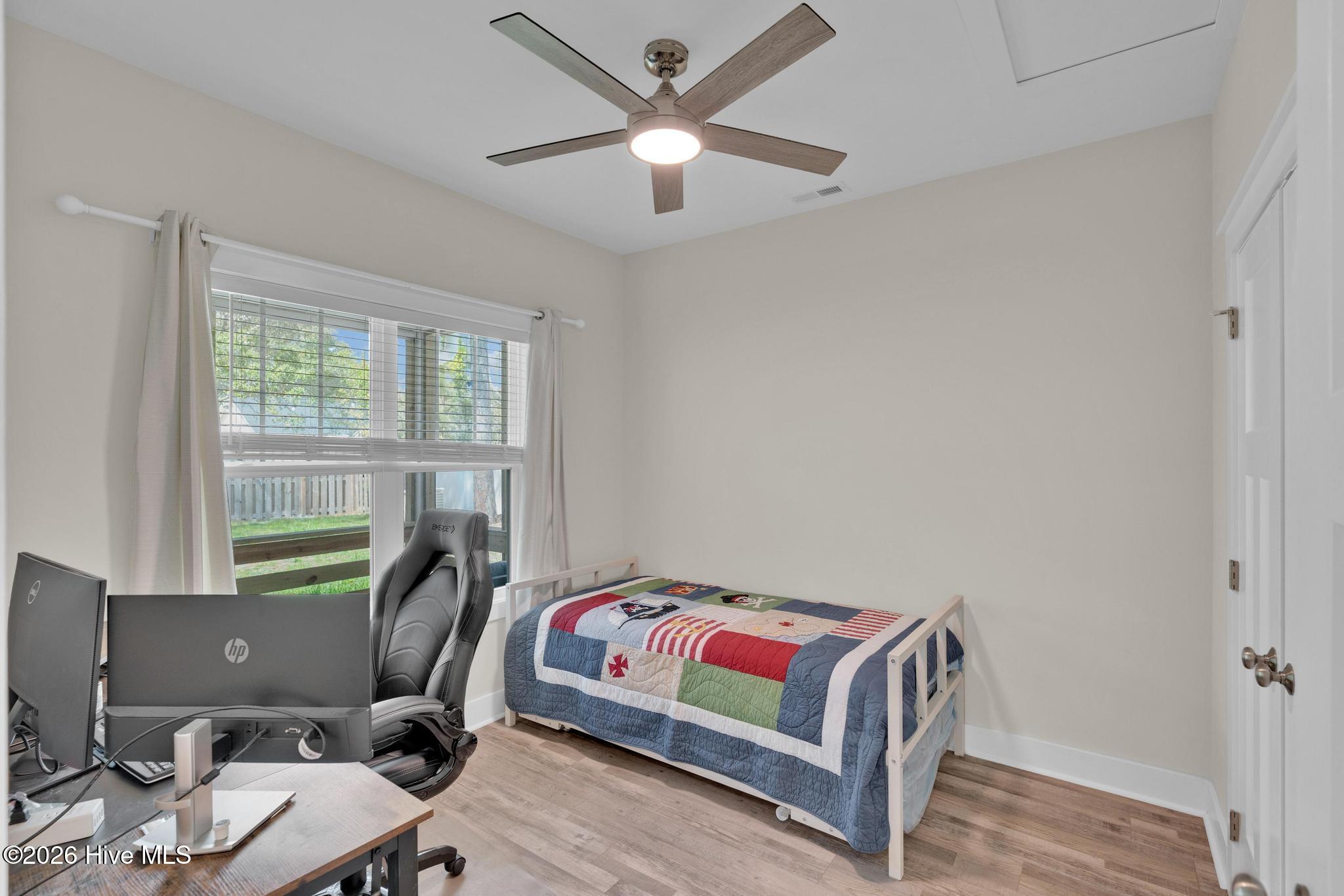 100564168 | Photo 21