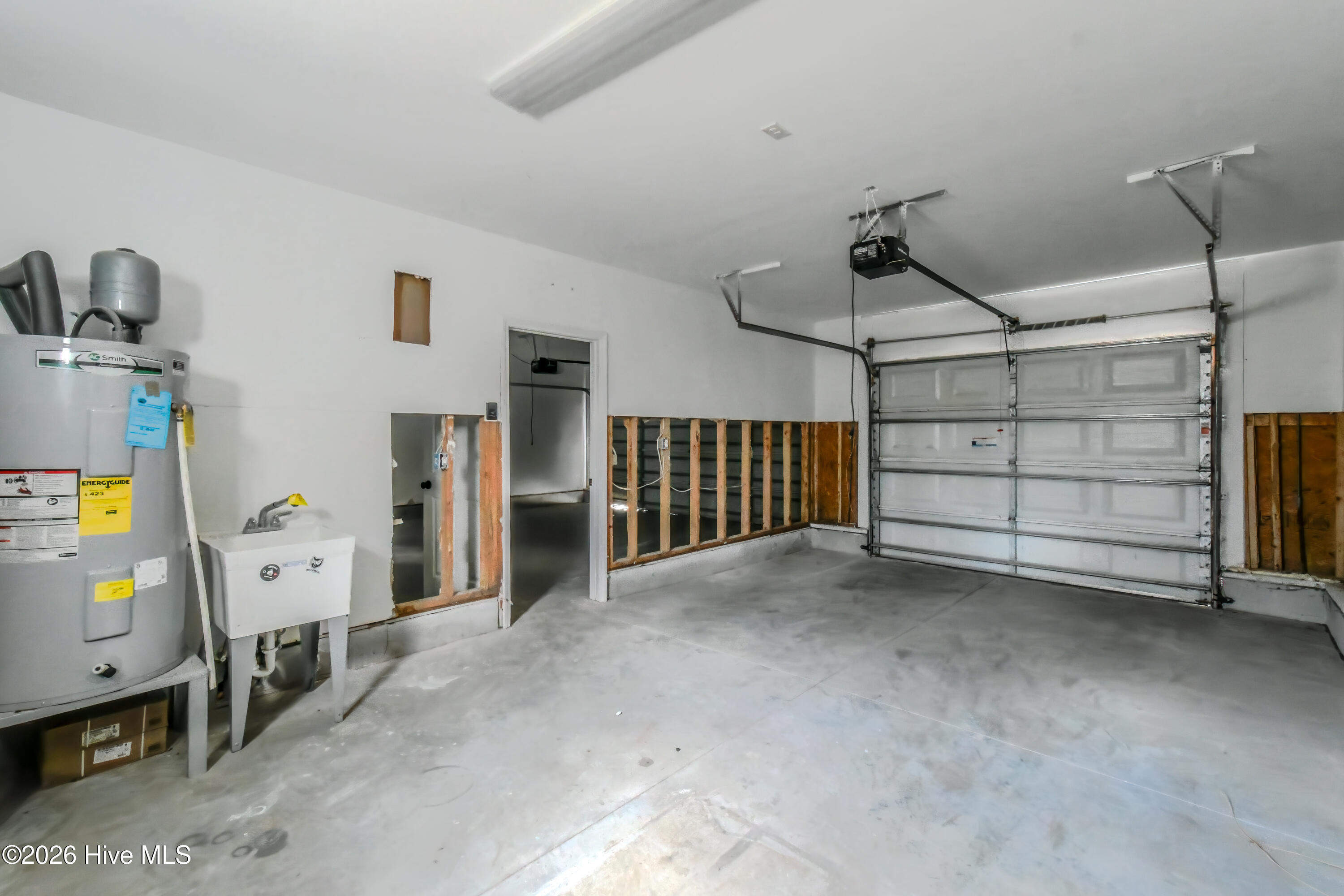 100547567 | Photo 50