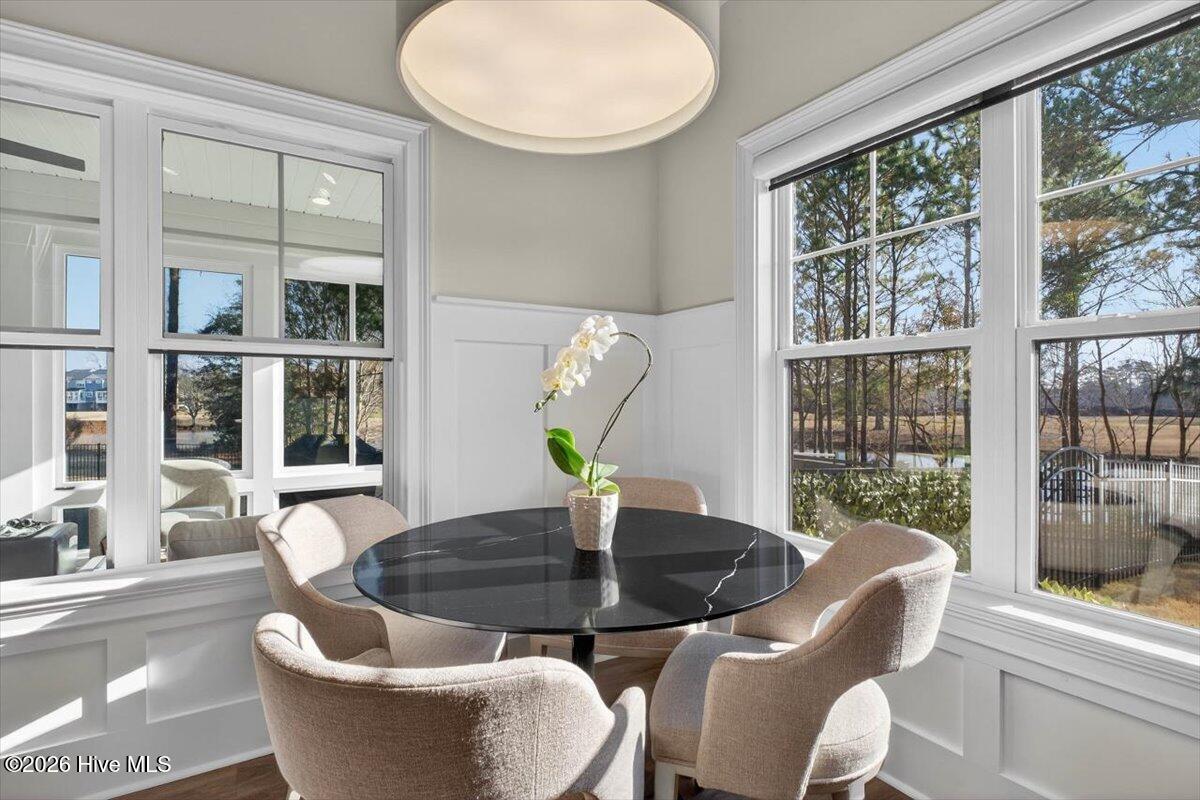 100548349 | Photo 29