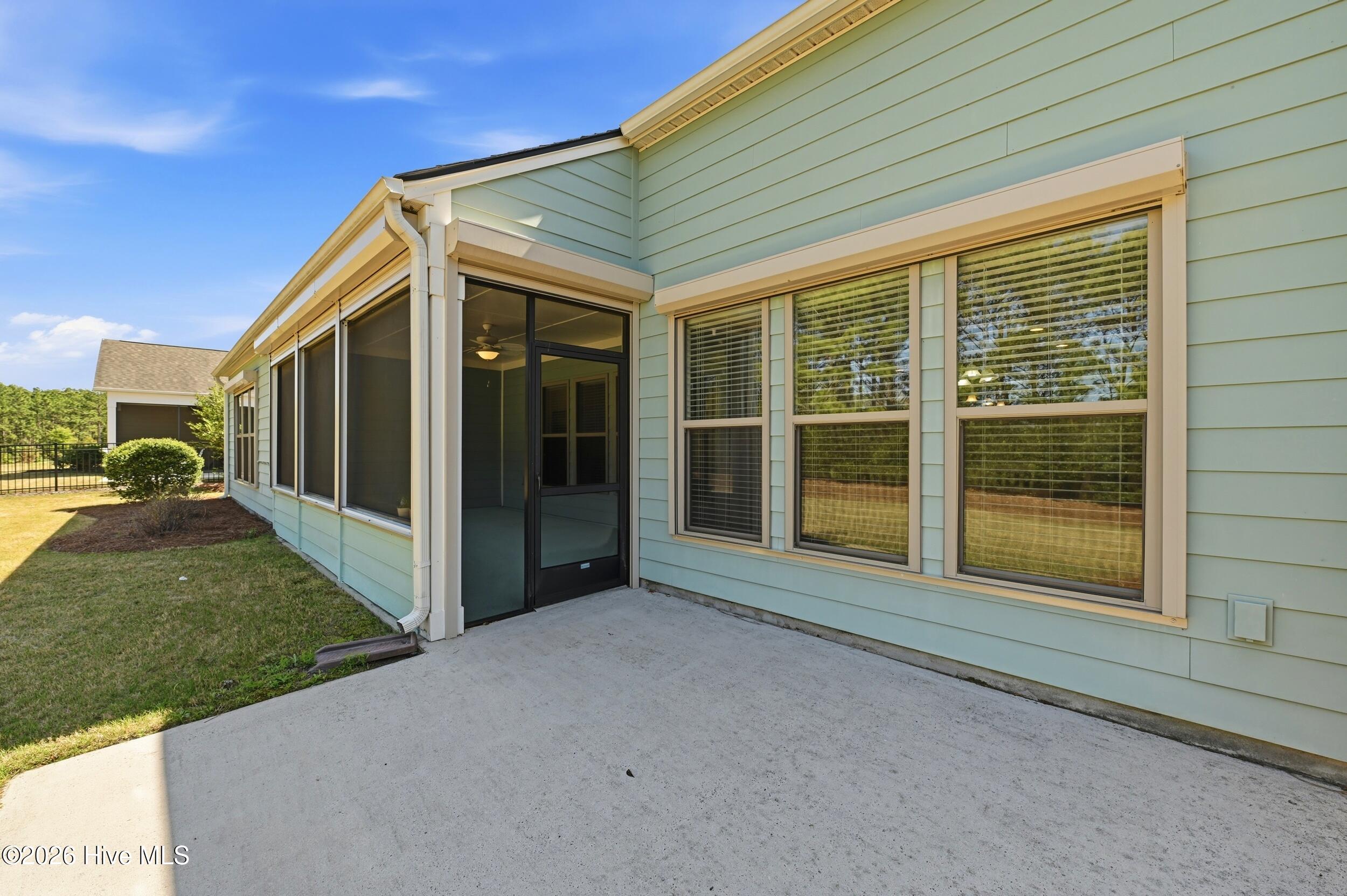 100565292 | Photo 37