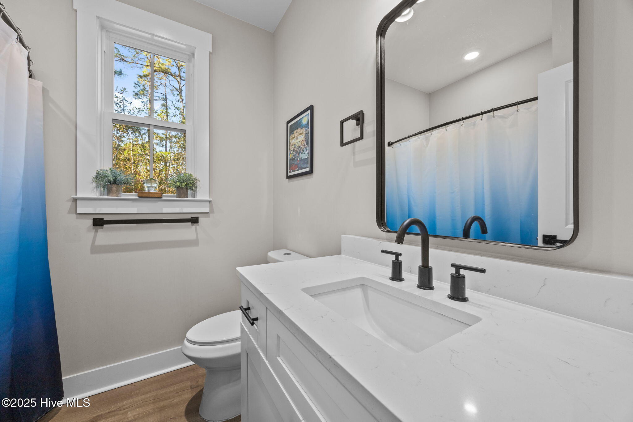 100543028 | Photo 26