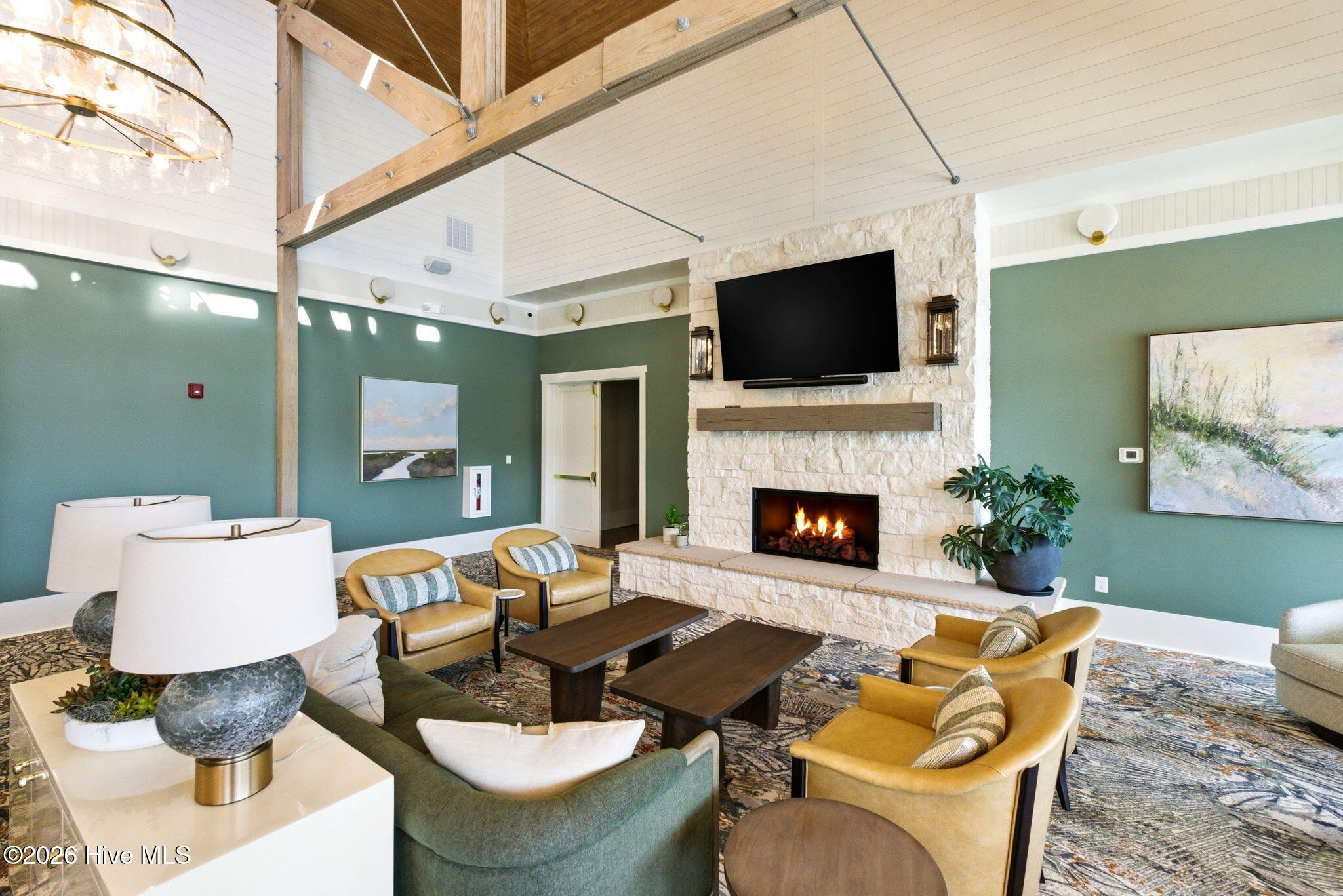 100566822 | Photo 71