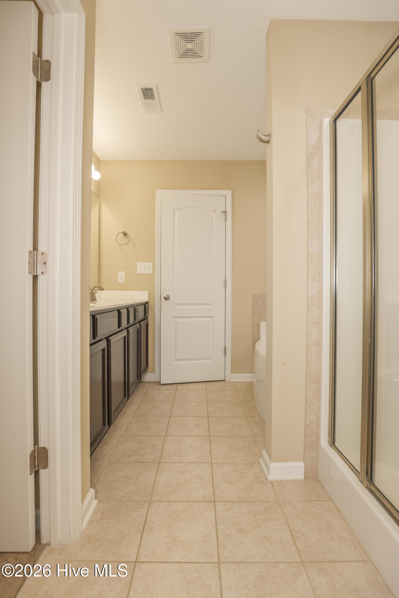 100562505 | Photo 24