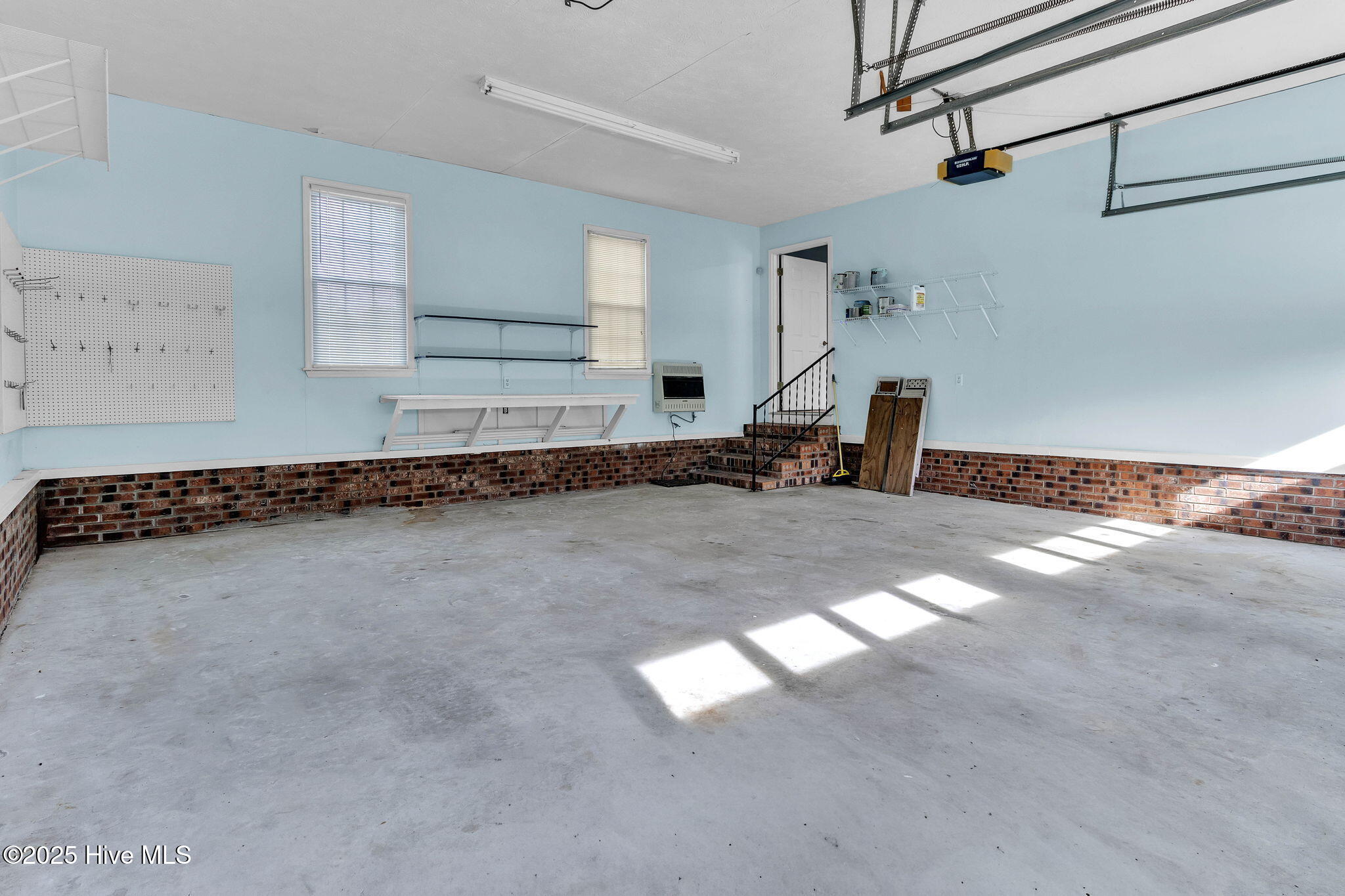 100546241 | Photo 28