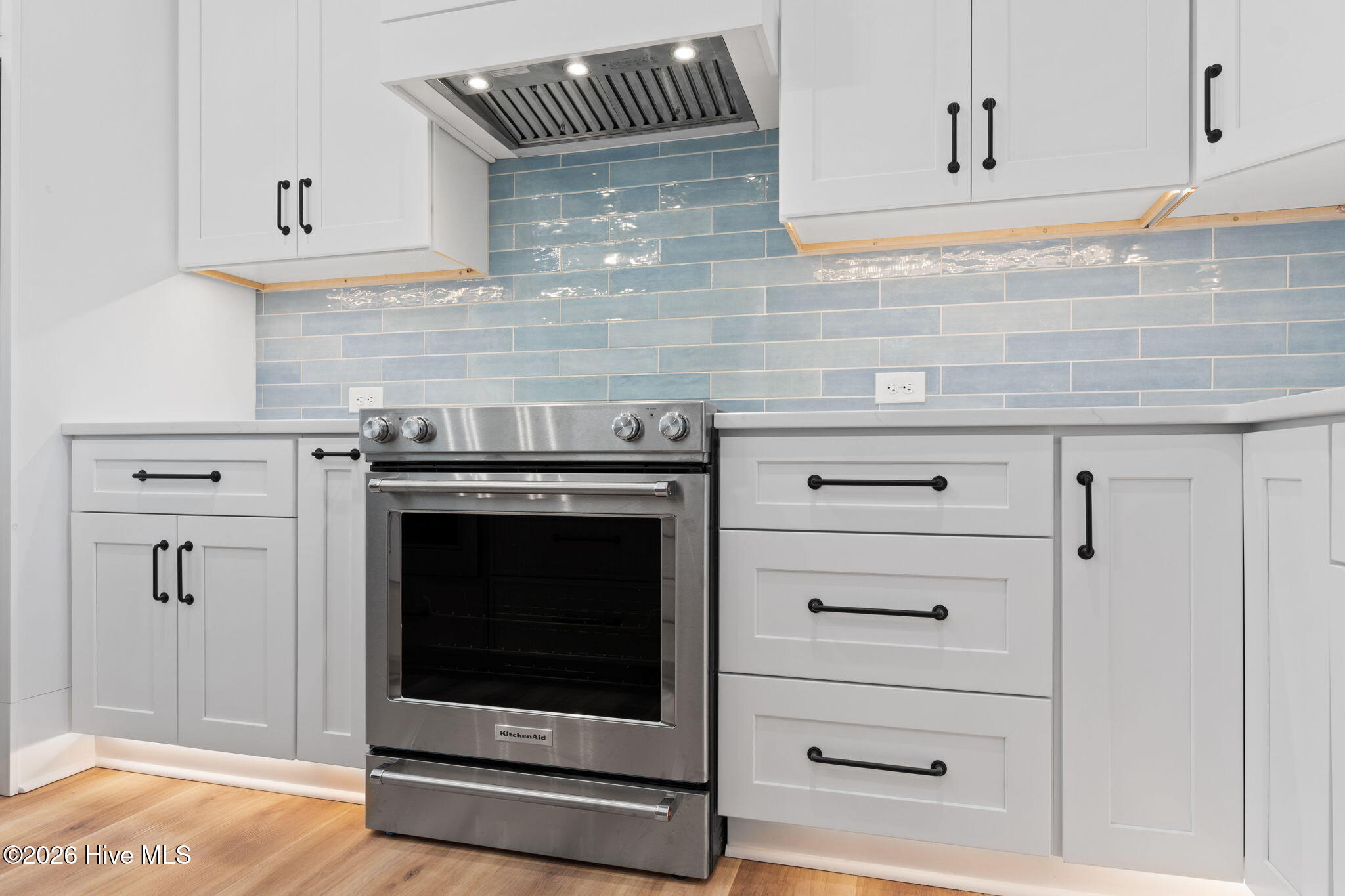 100554131 | Photo 11