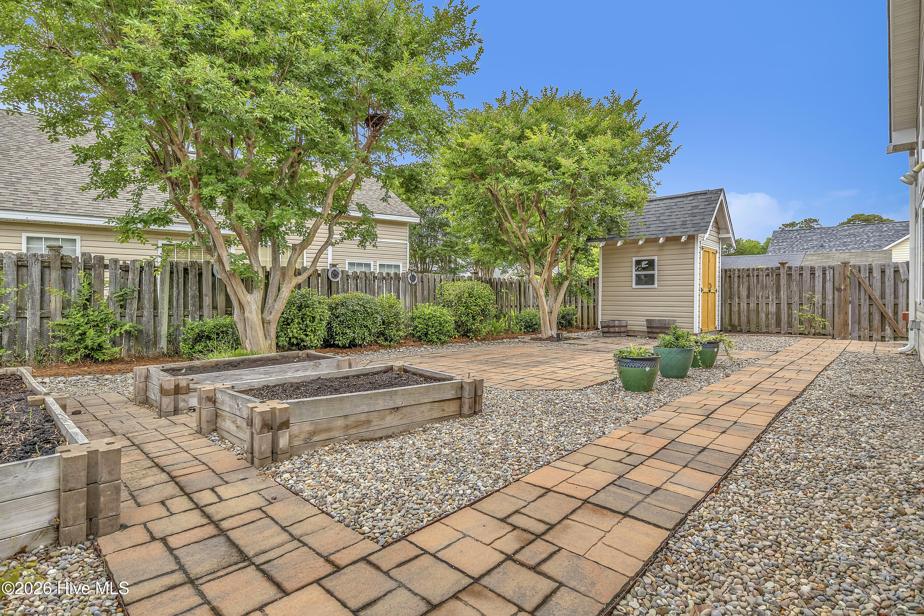 100560677 | Photo 34