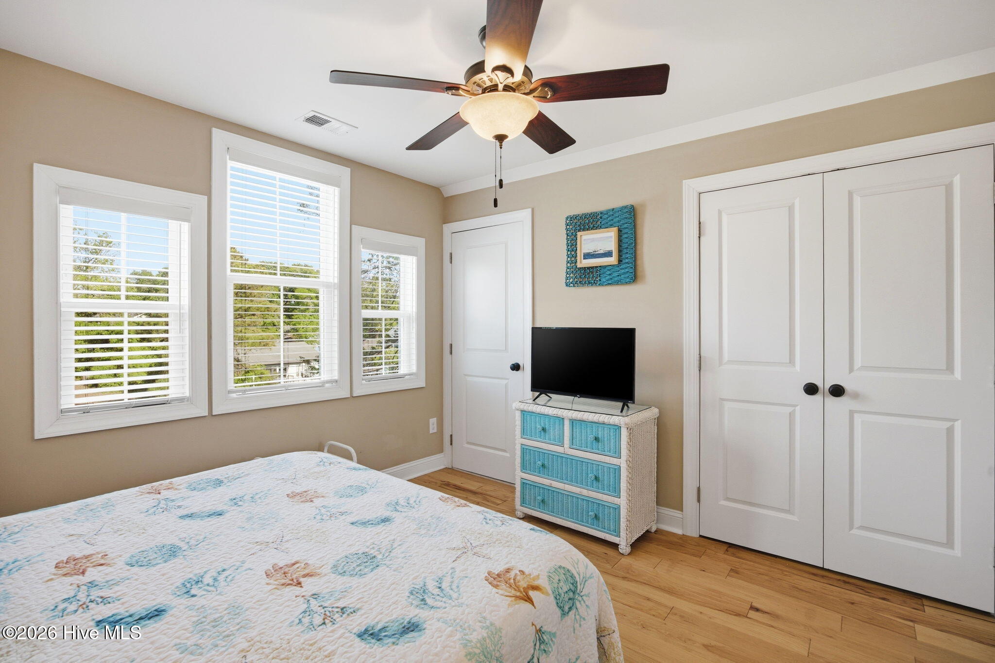 100569649 | Photo 25