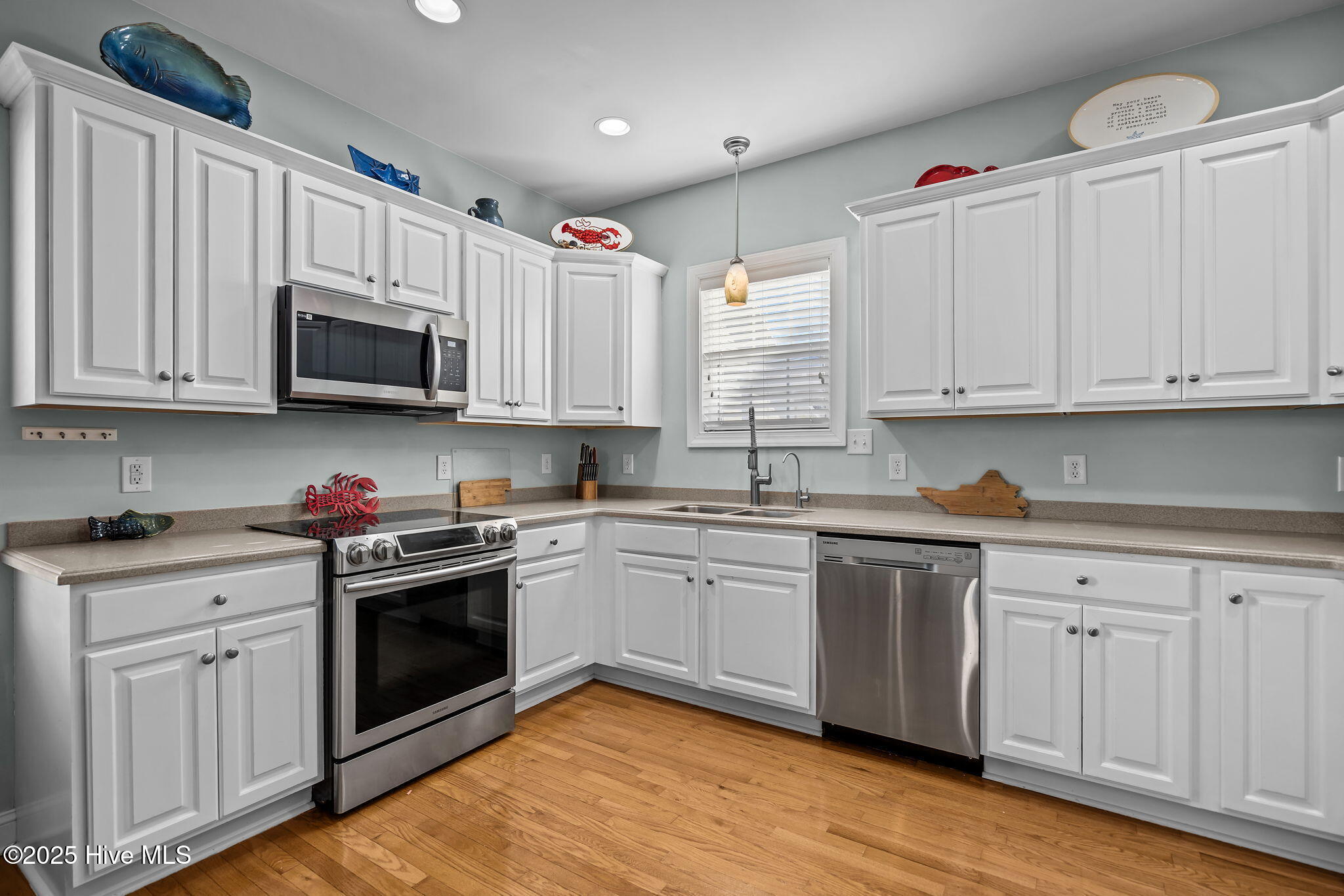 100546584 | Photo 28