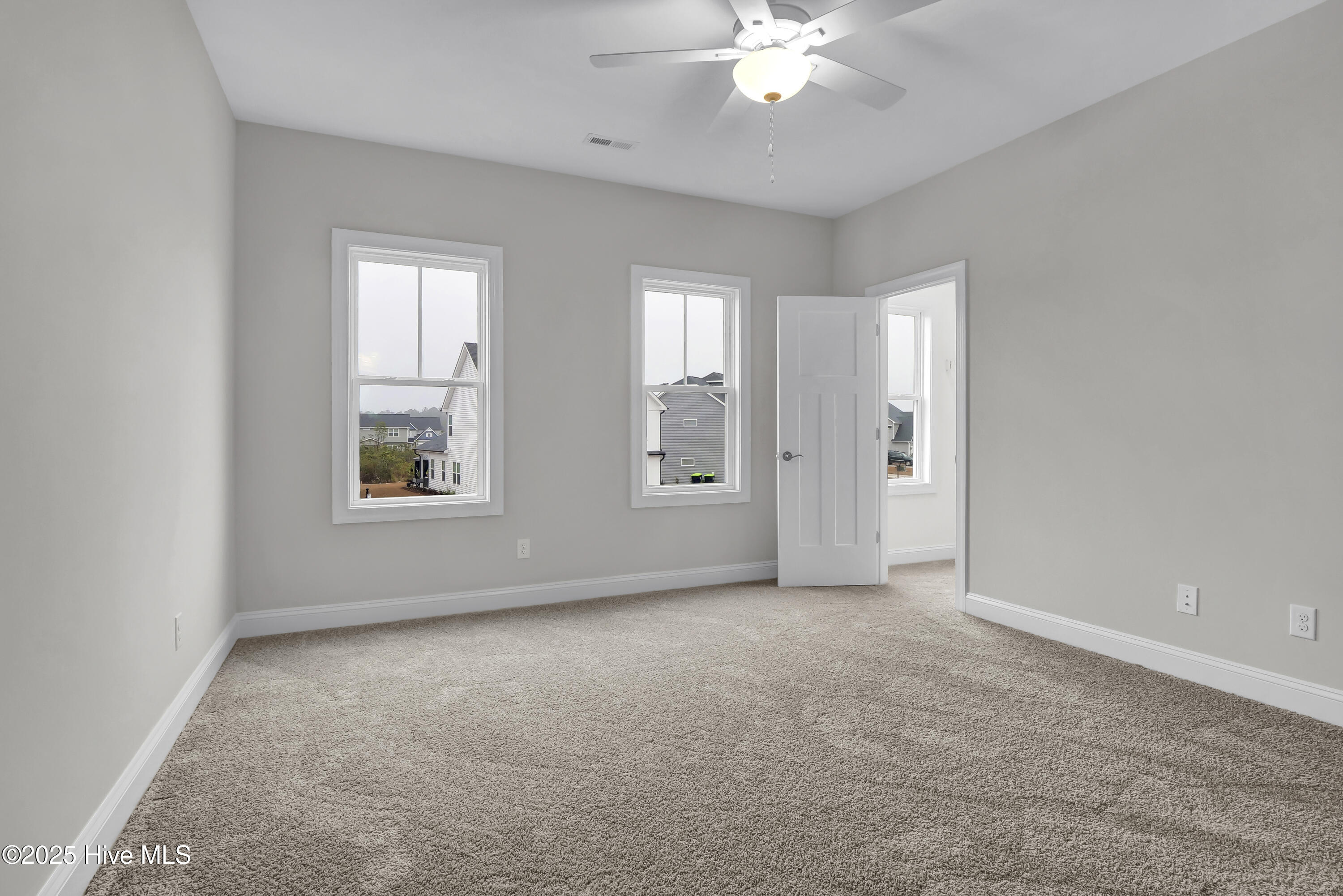 100477077 | Photo 20