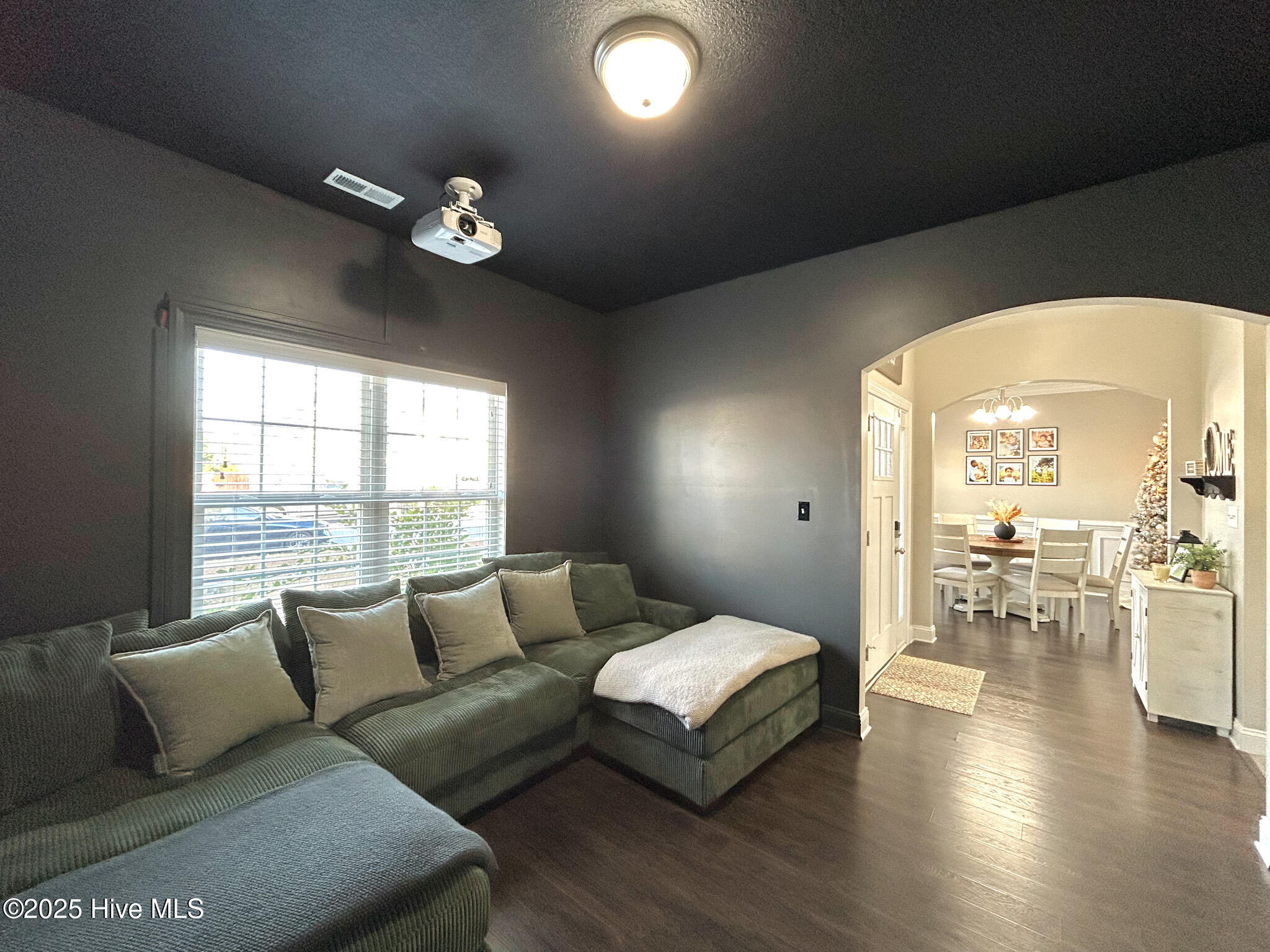 100545888 | Photo 12