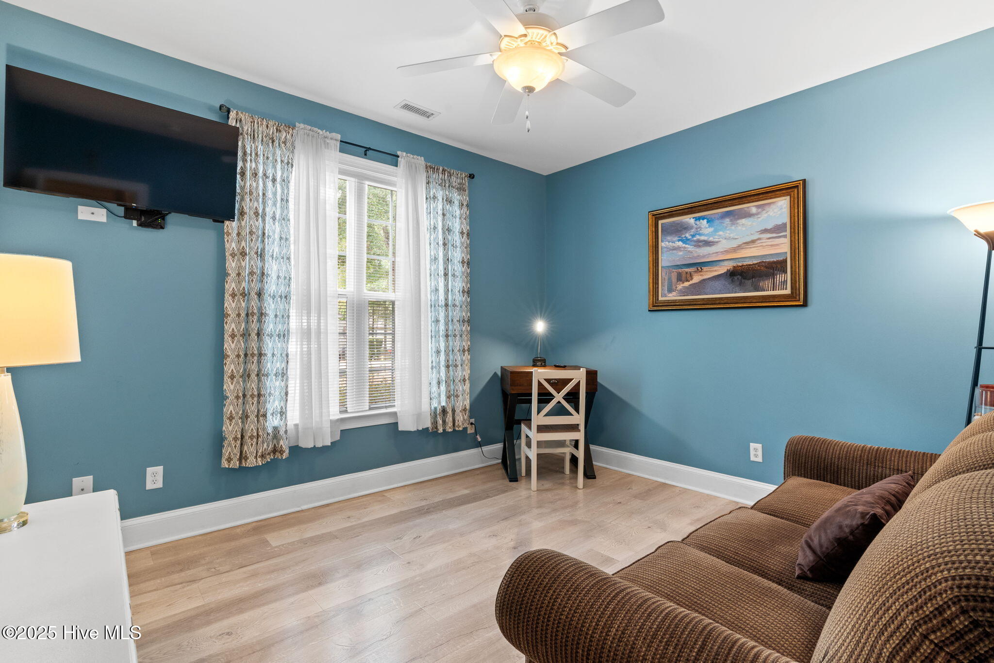 100535013 | Photo 28