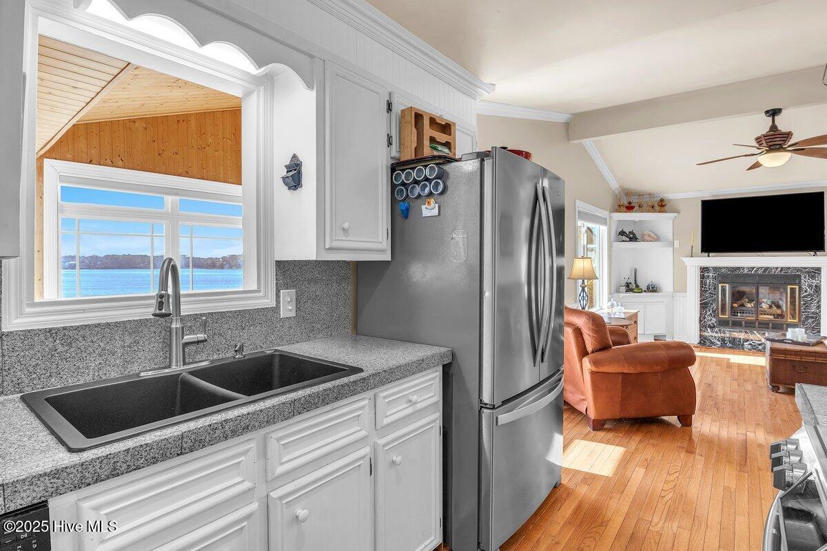 100544692 | Photo 11