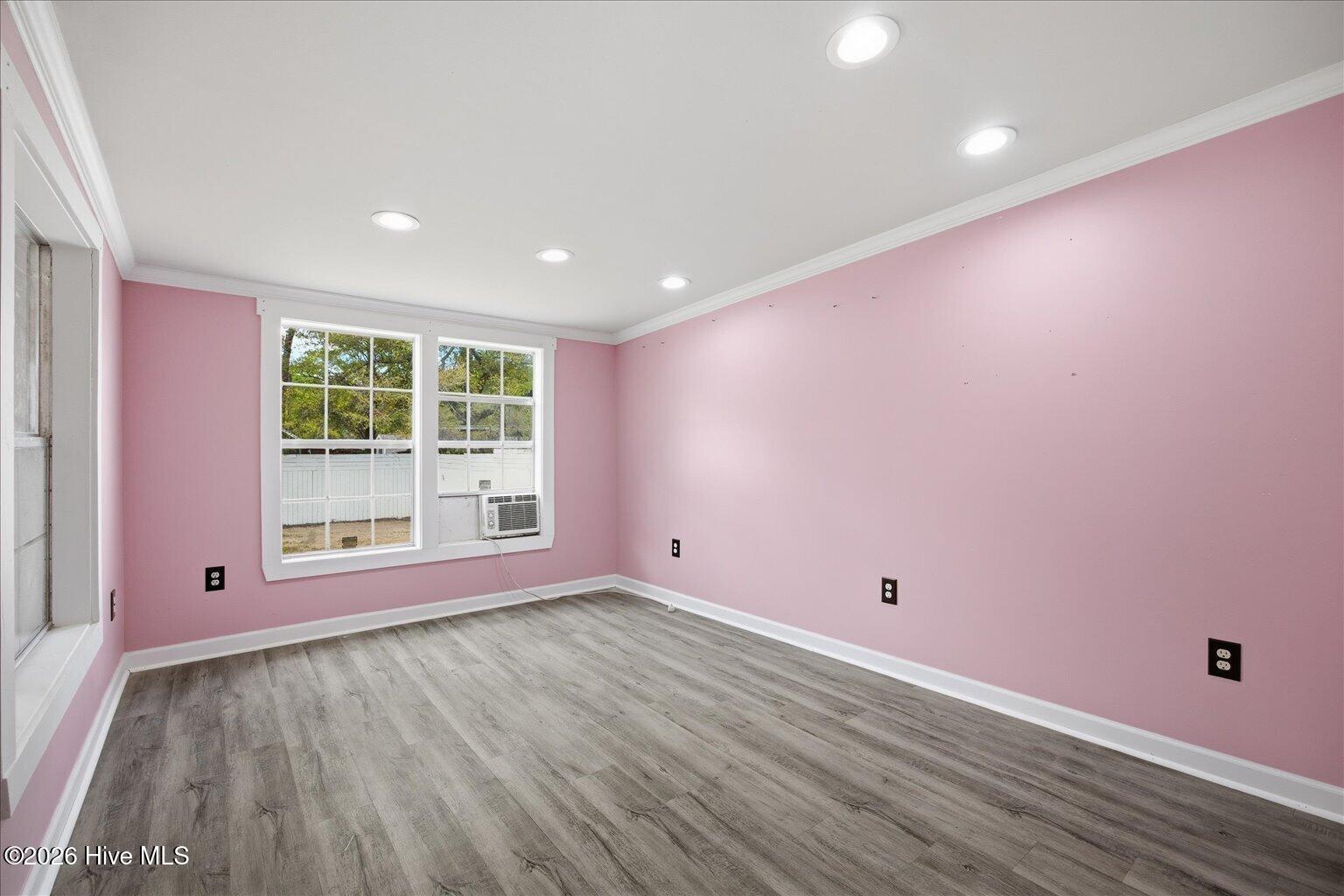 100565054 | Photo 53