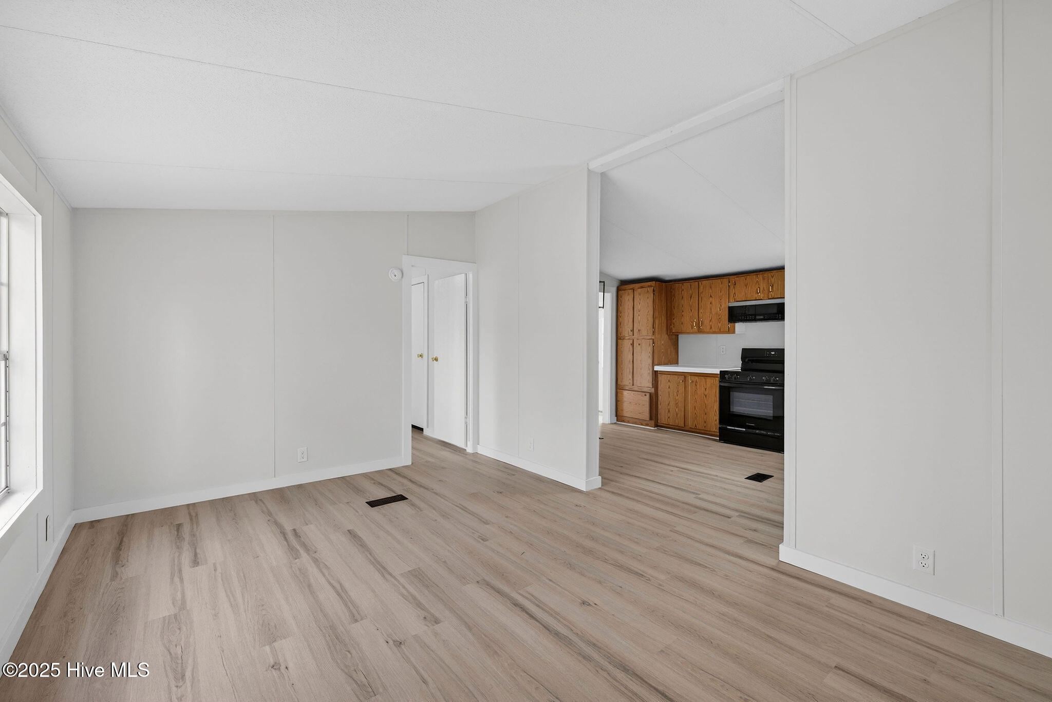 100543471 | Photo 11