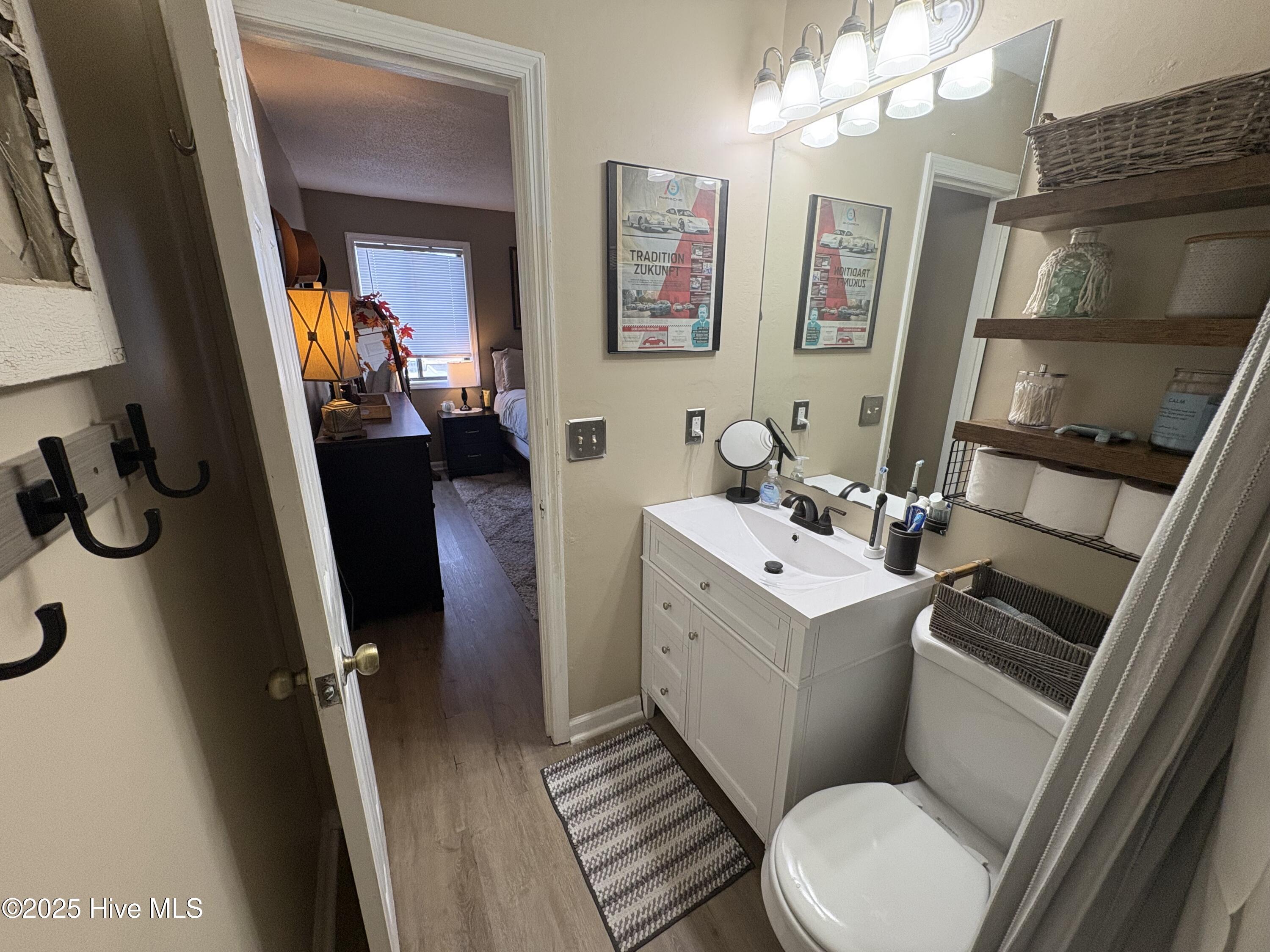 100538040 | Photo 19