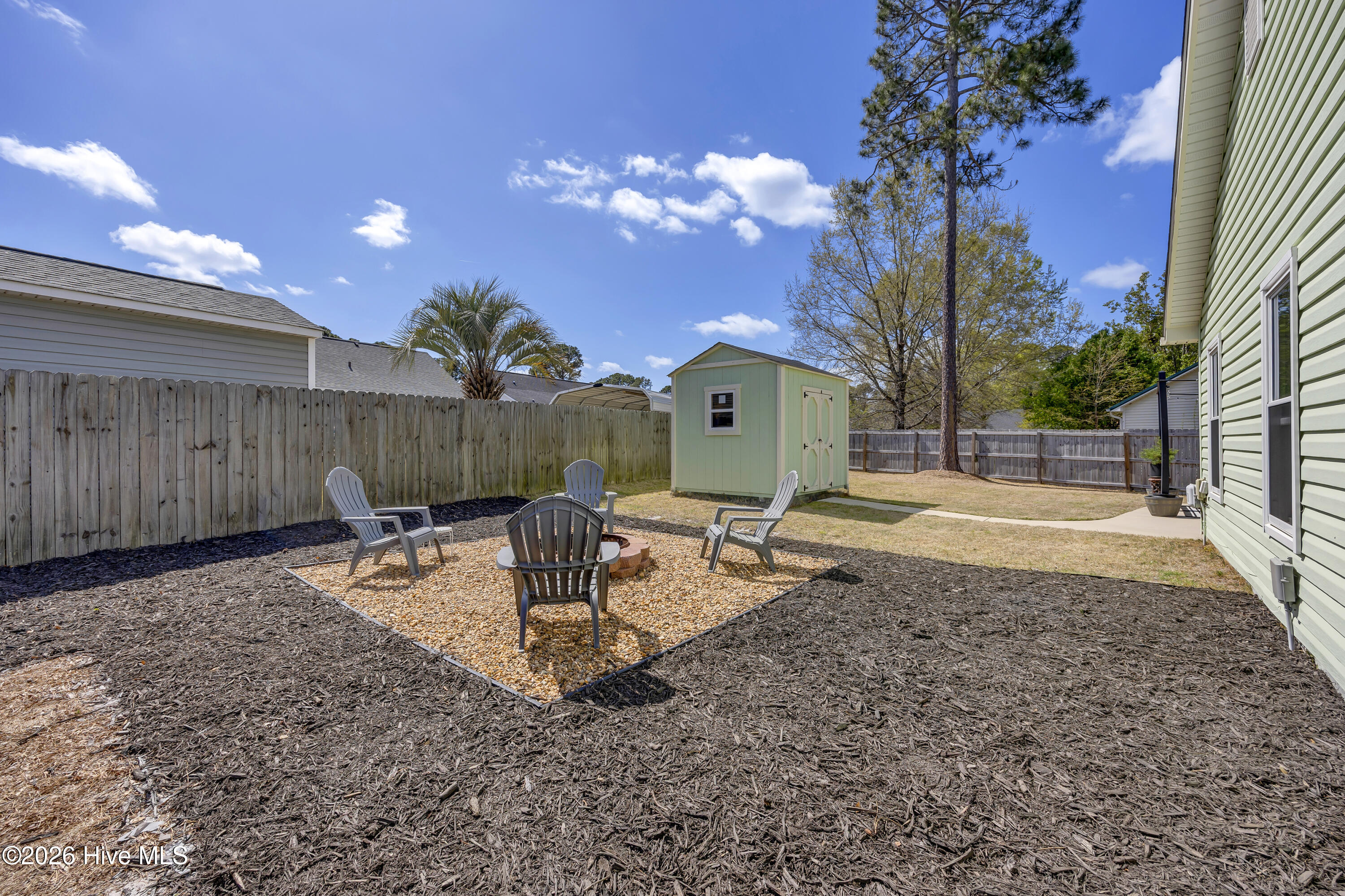 100565198 | Photo 23