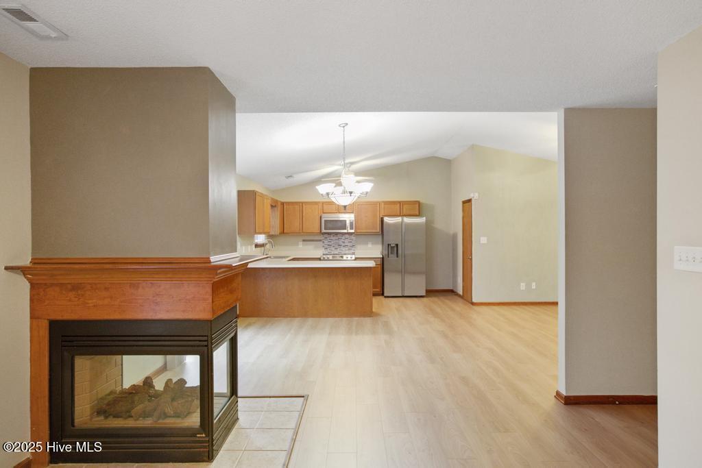 100545195 | Photo 11