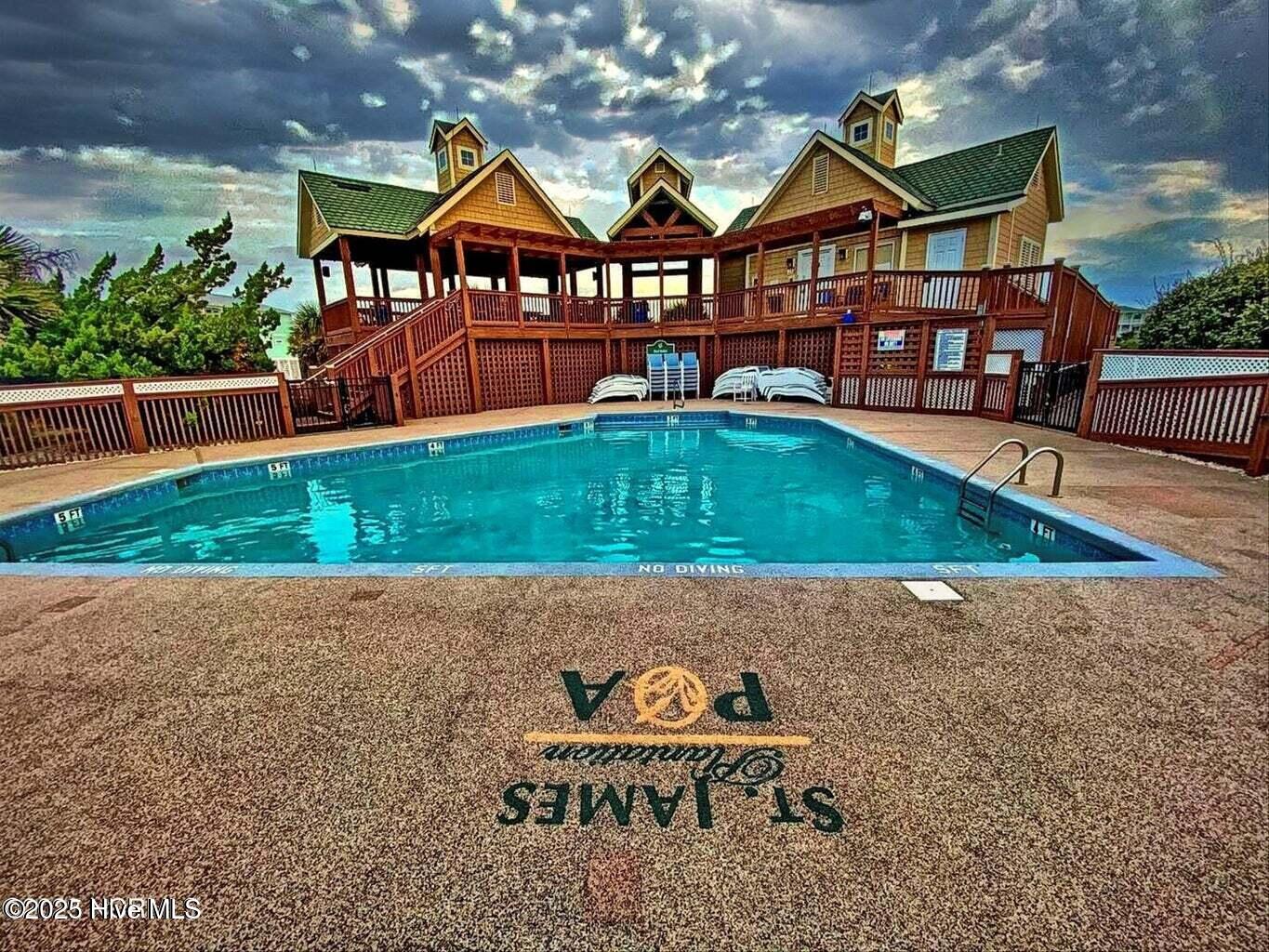 100543125 | Photo 65