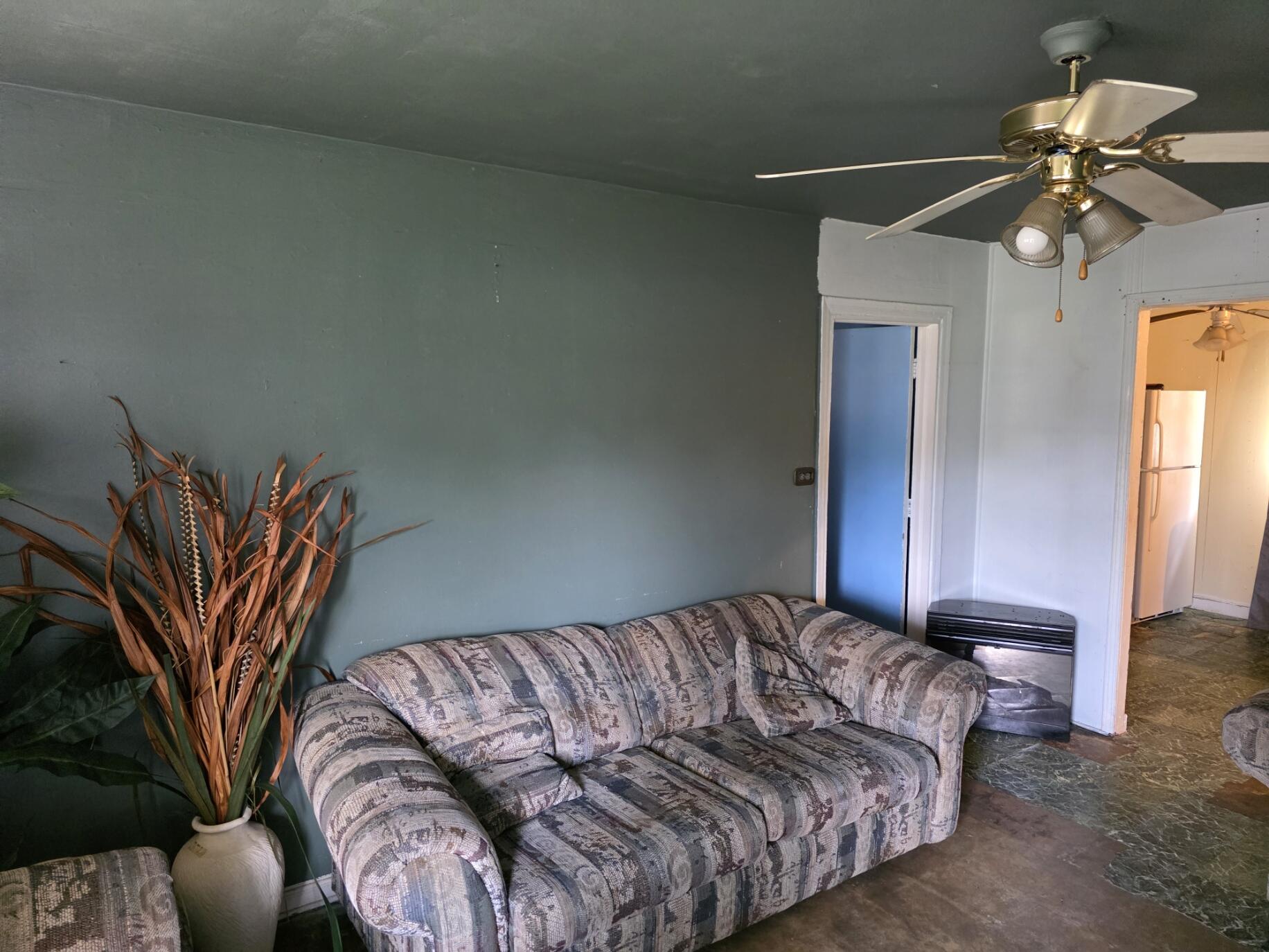 406 Espinosa living 2