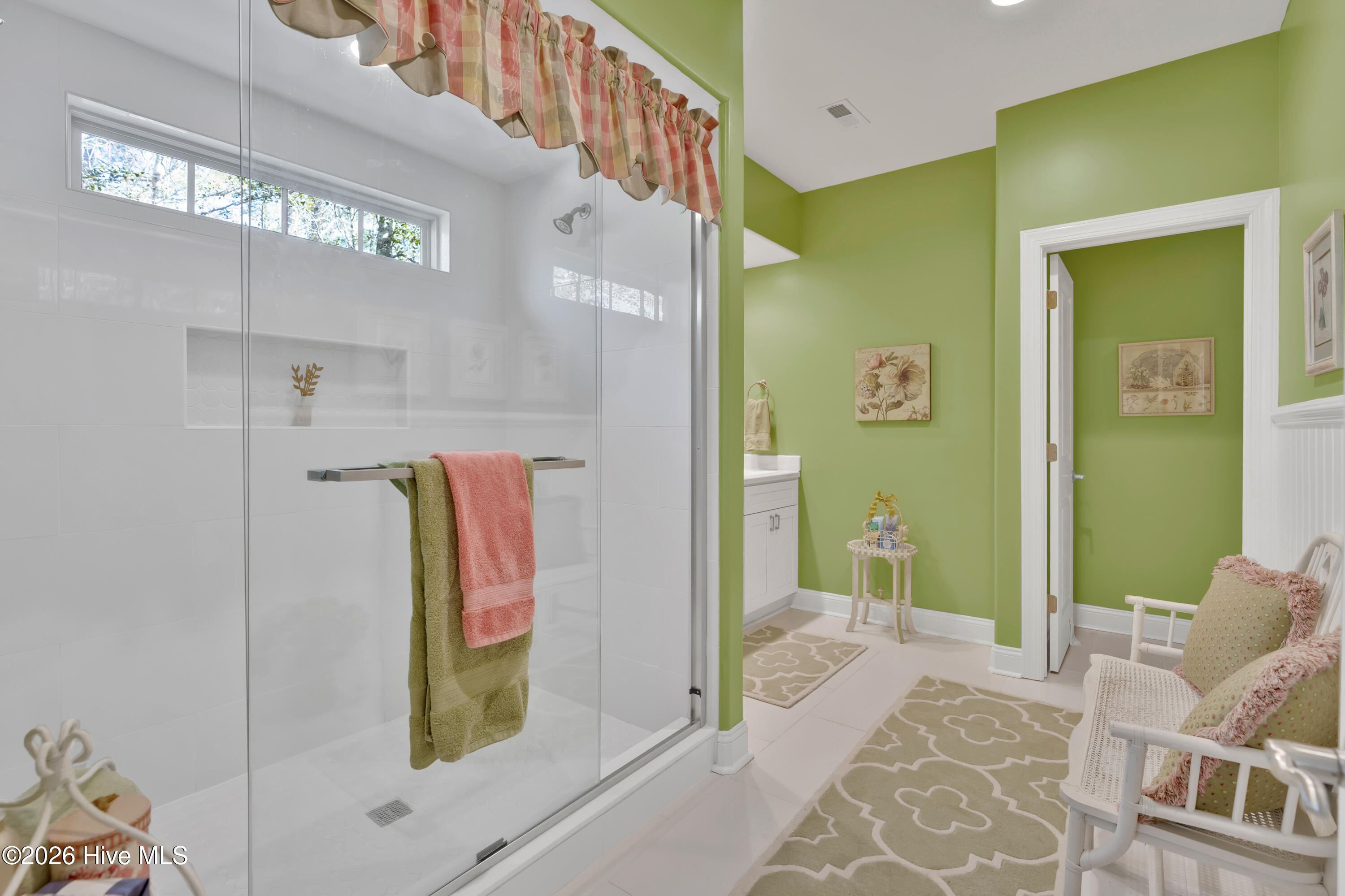 100552024 | Photo 25